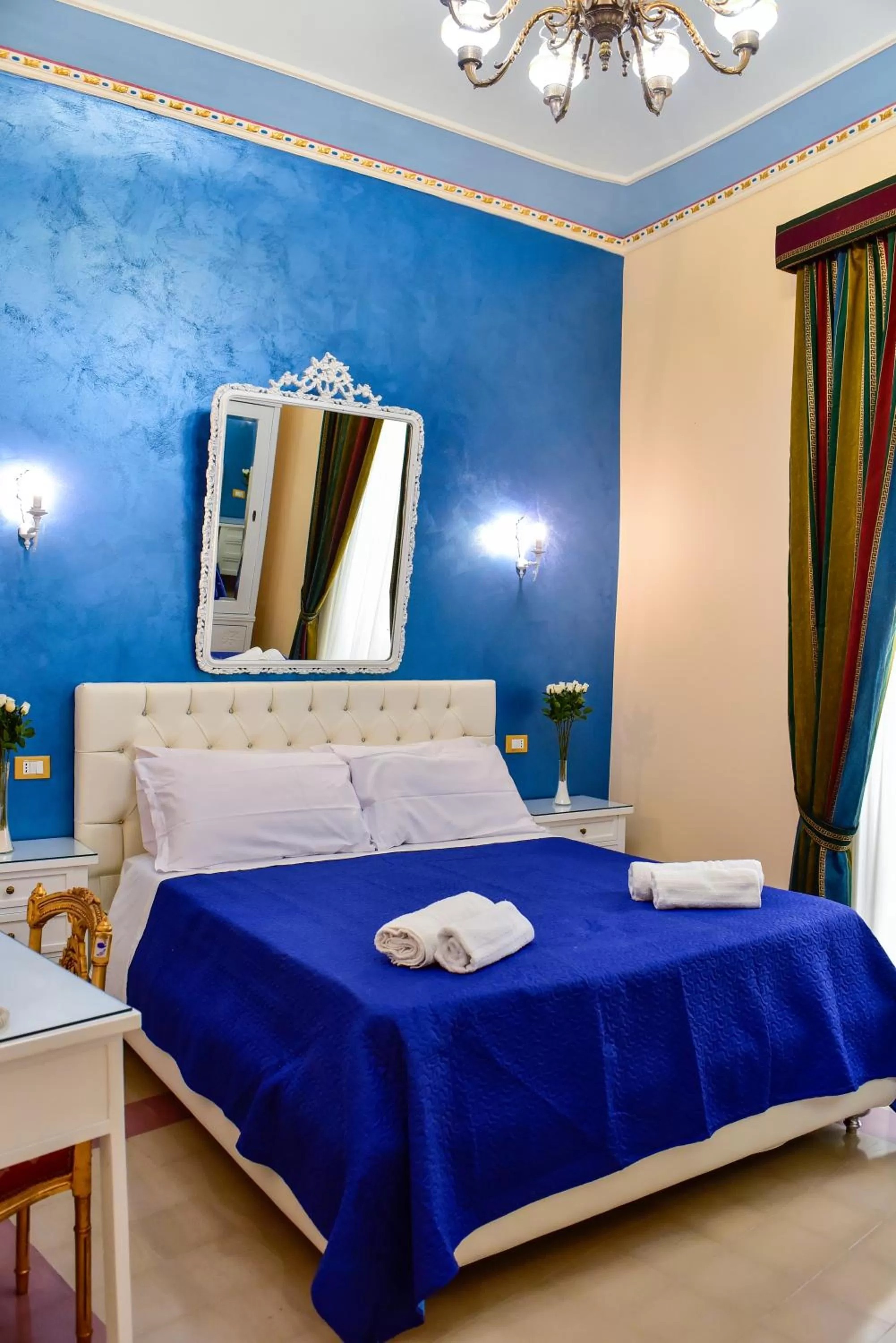 Photo of the whole room, Bed in Palazzo degli Affreschi