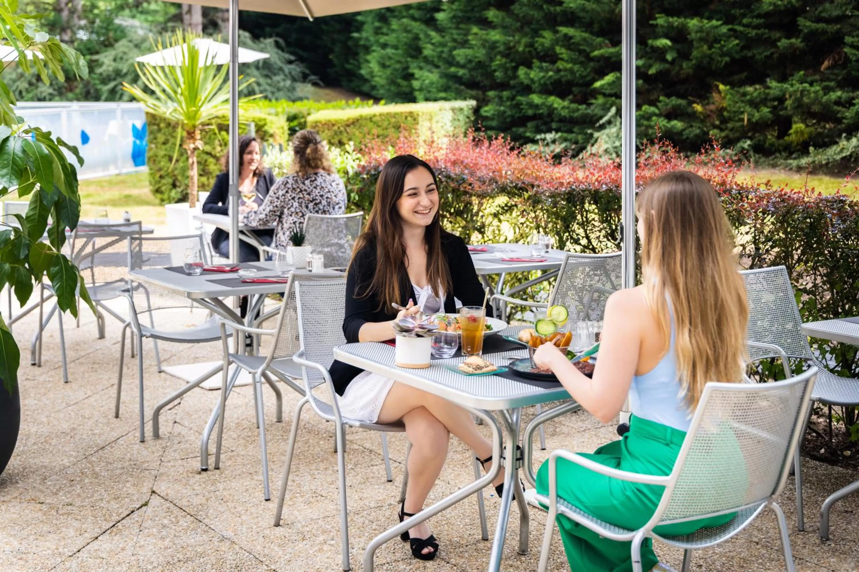 Patio in Mercure Tours Nord