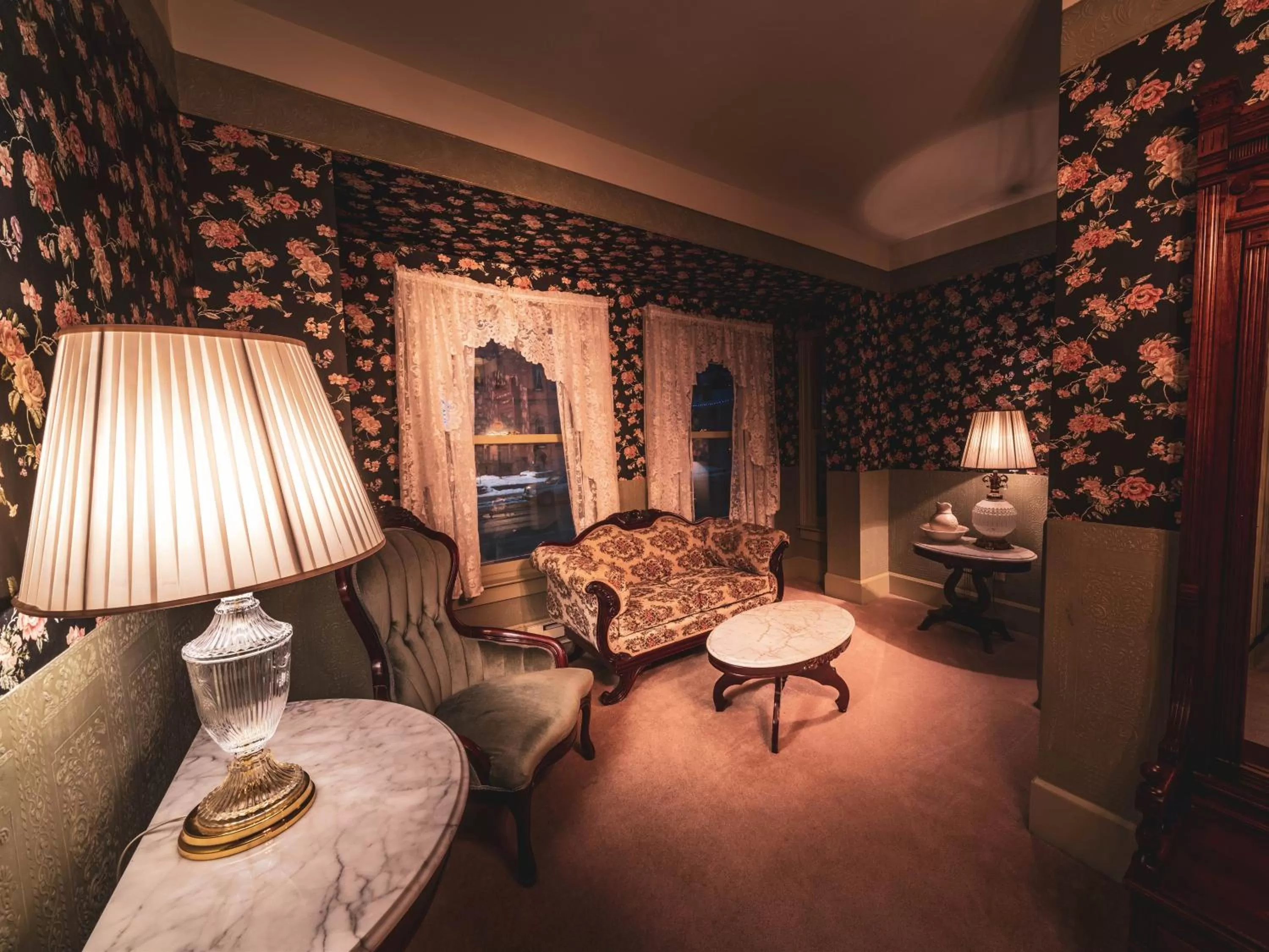 Bedroom in St. Elmo Hotel