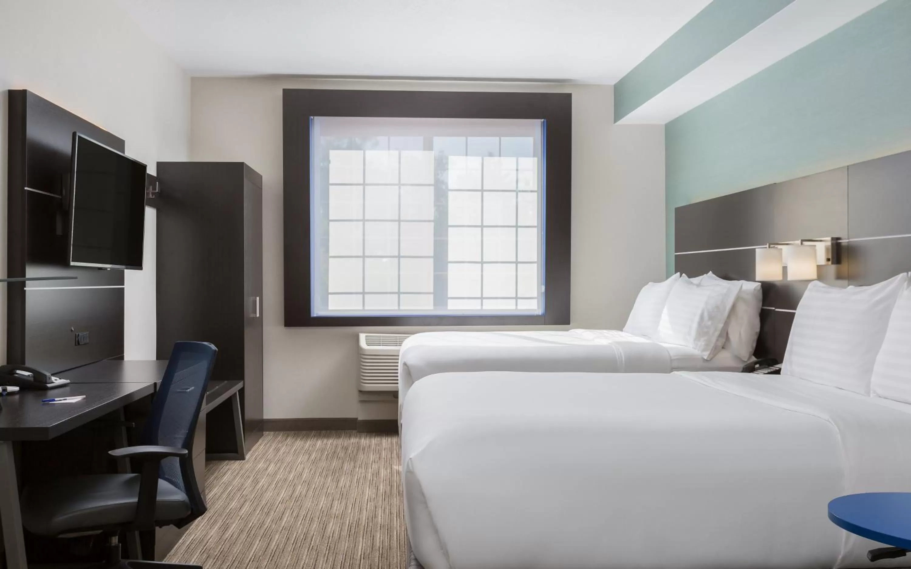 Photo of the whole room in Holiday Inn Express Hotel & Suites Eugene Downtown - University by IHG