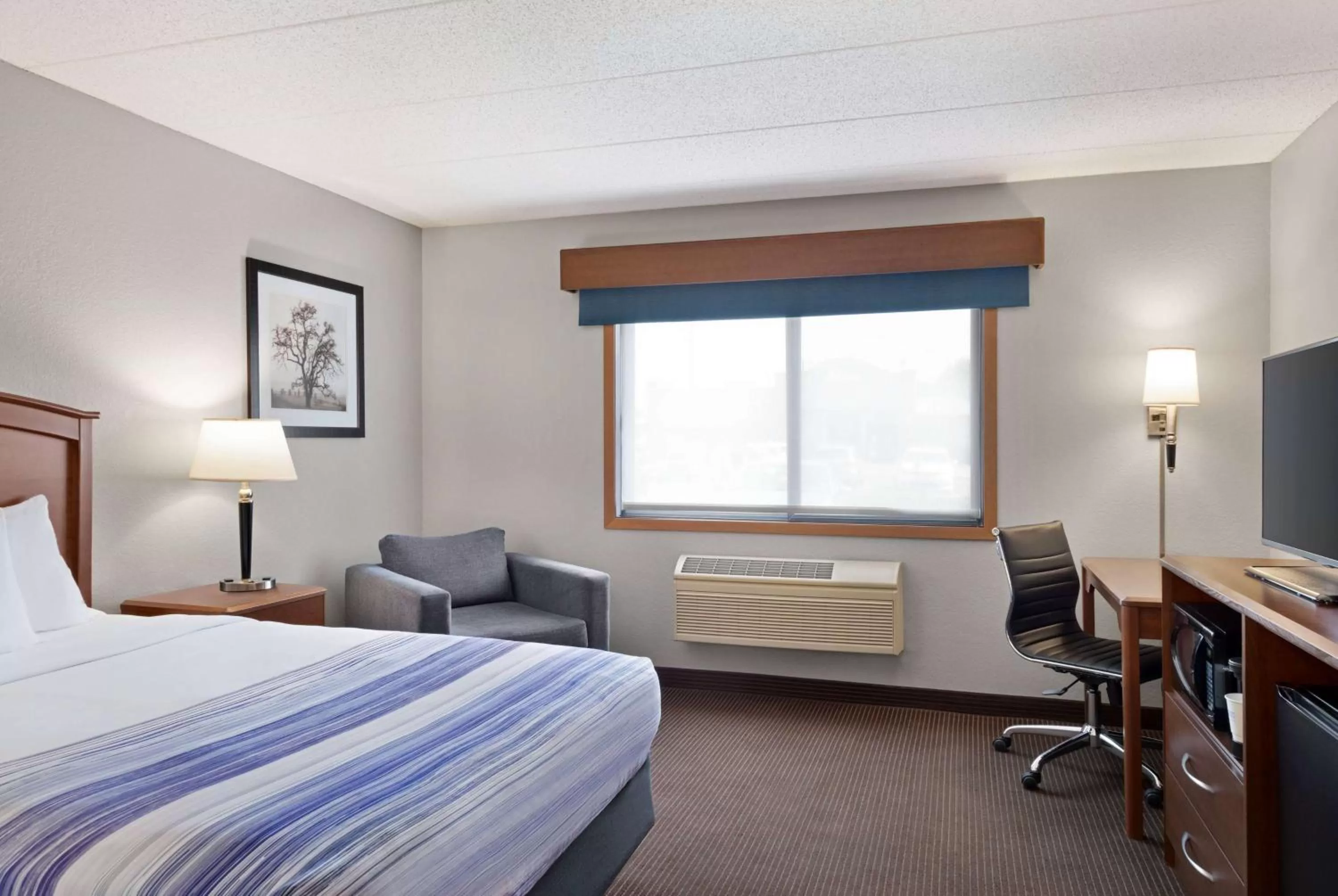Queen Room - Non-Smoking in AmericInn by Wyndham Bemidji