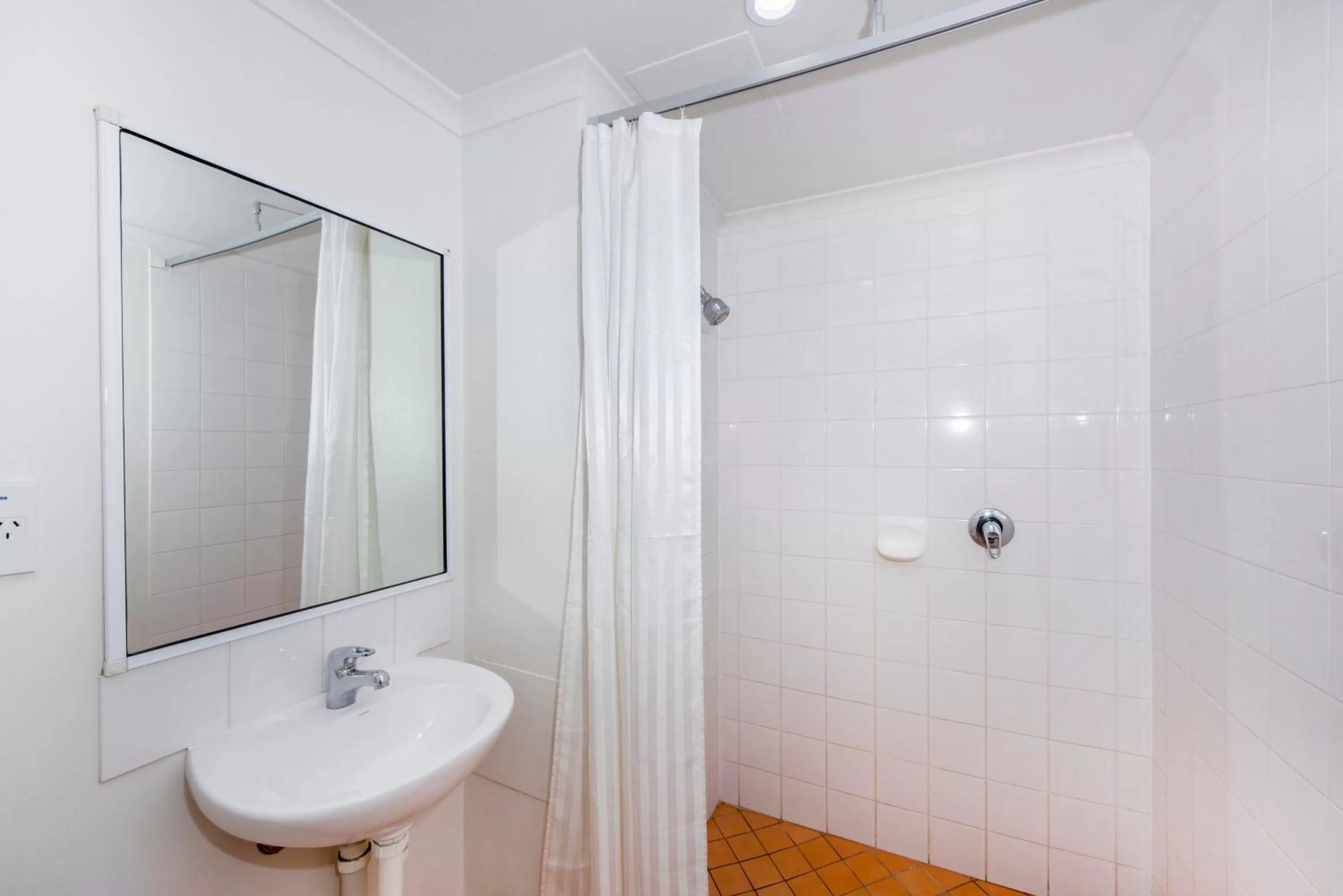 Toilet in ibis Budget - Dubbo