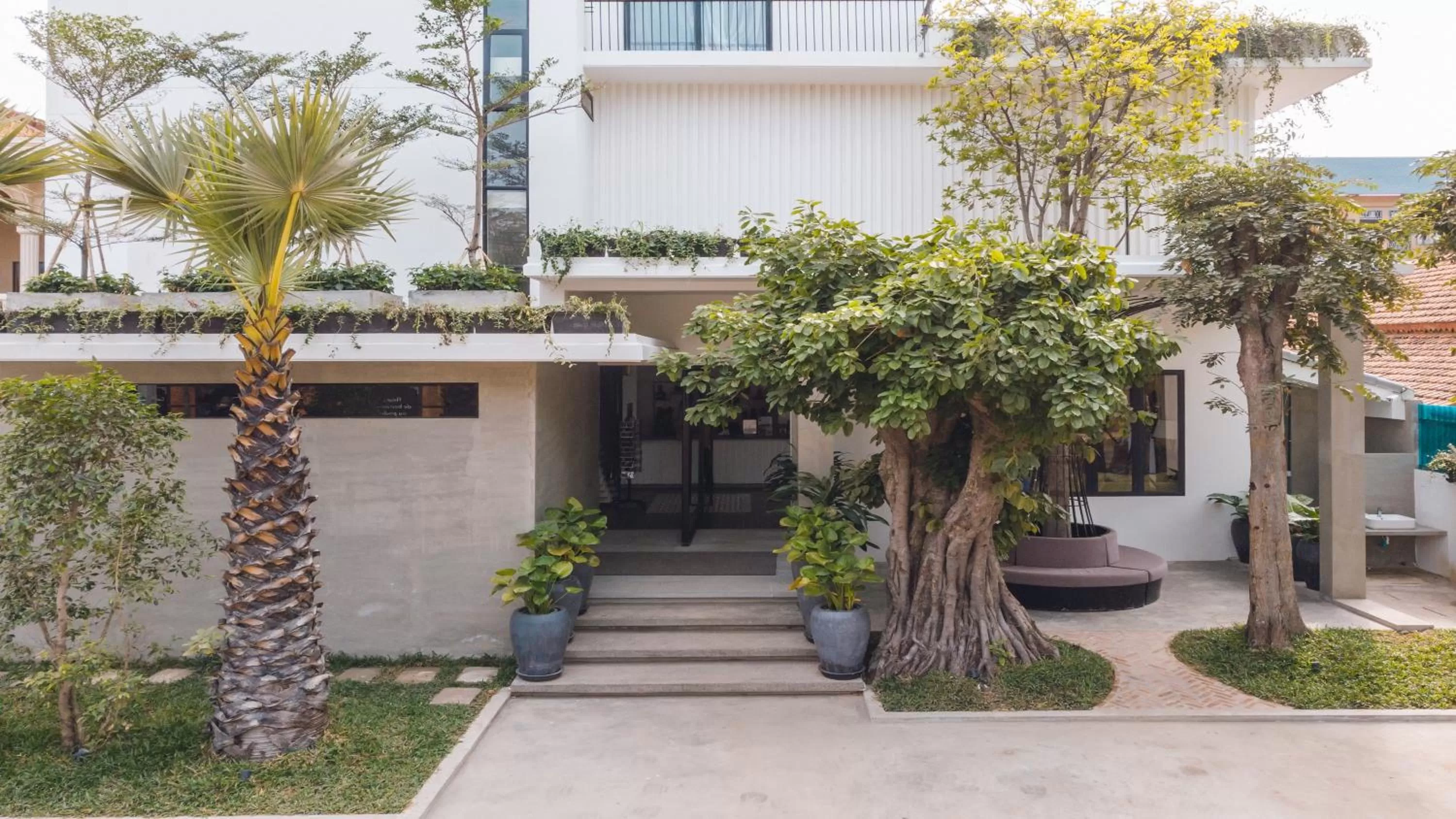 Facade/entrance in Angkor Aurora