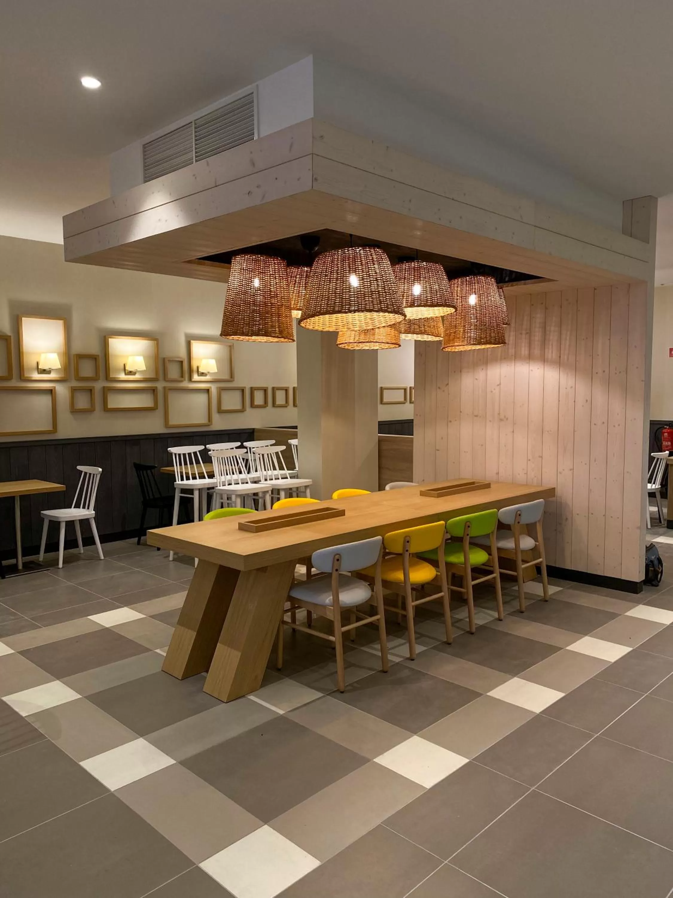 Lounge or bar in Campanile Caldas da Rainha