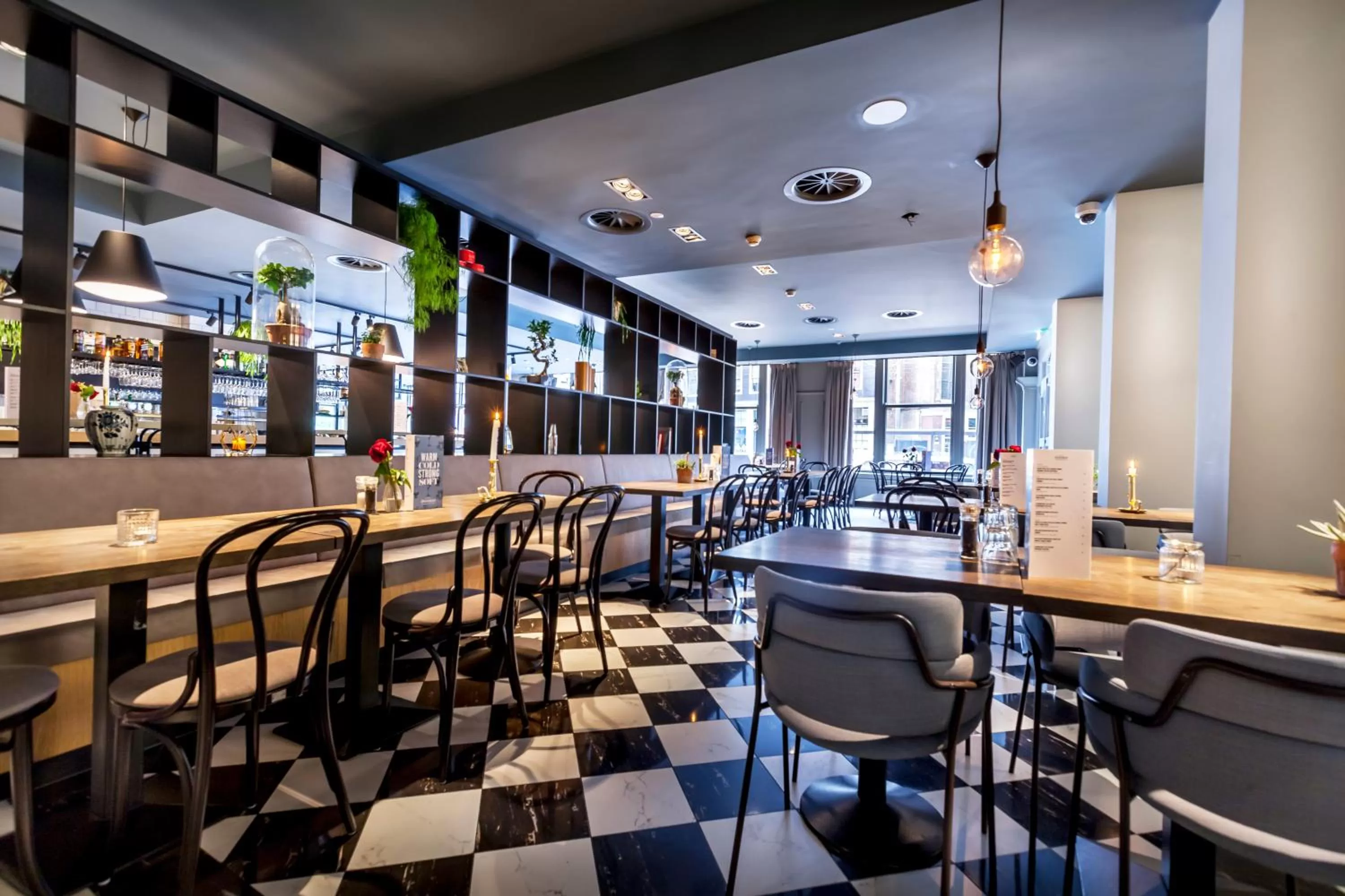 Restaurant/places to eat in Hotel Die Port van Cleve