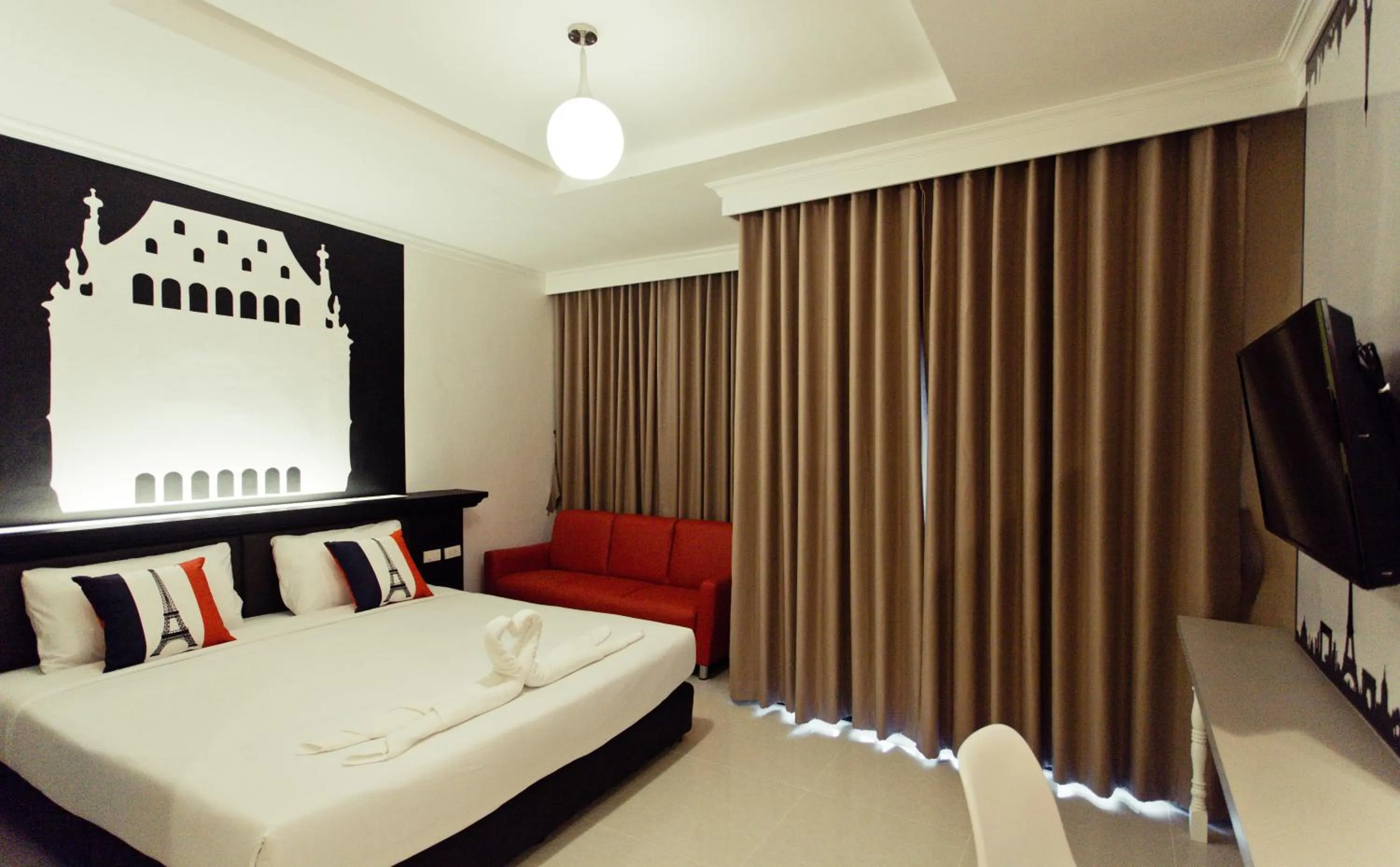 Photo of the whole room, Bed in The Proud Hotel