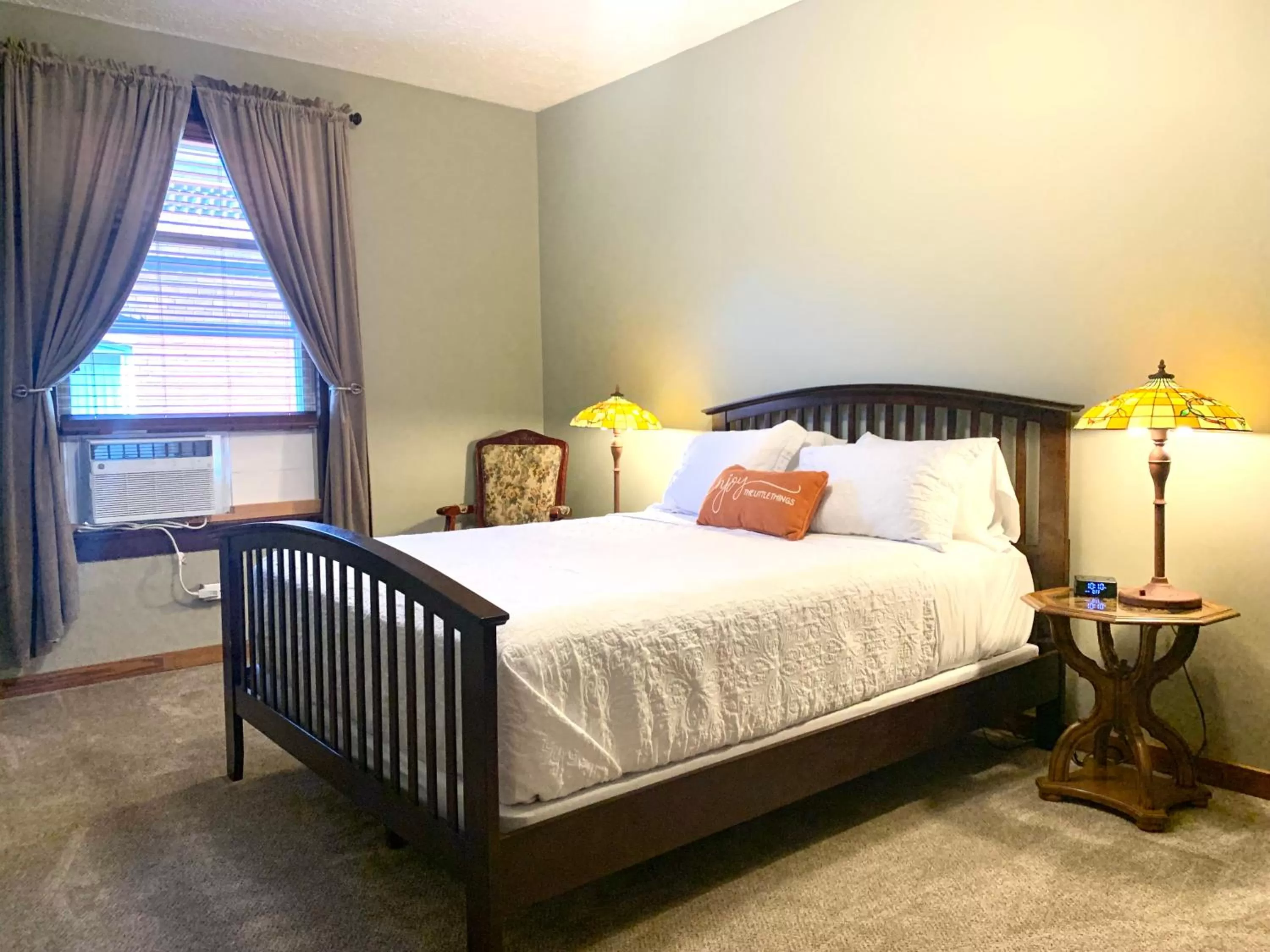 Standard Queen Room in Naples Hotel