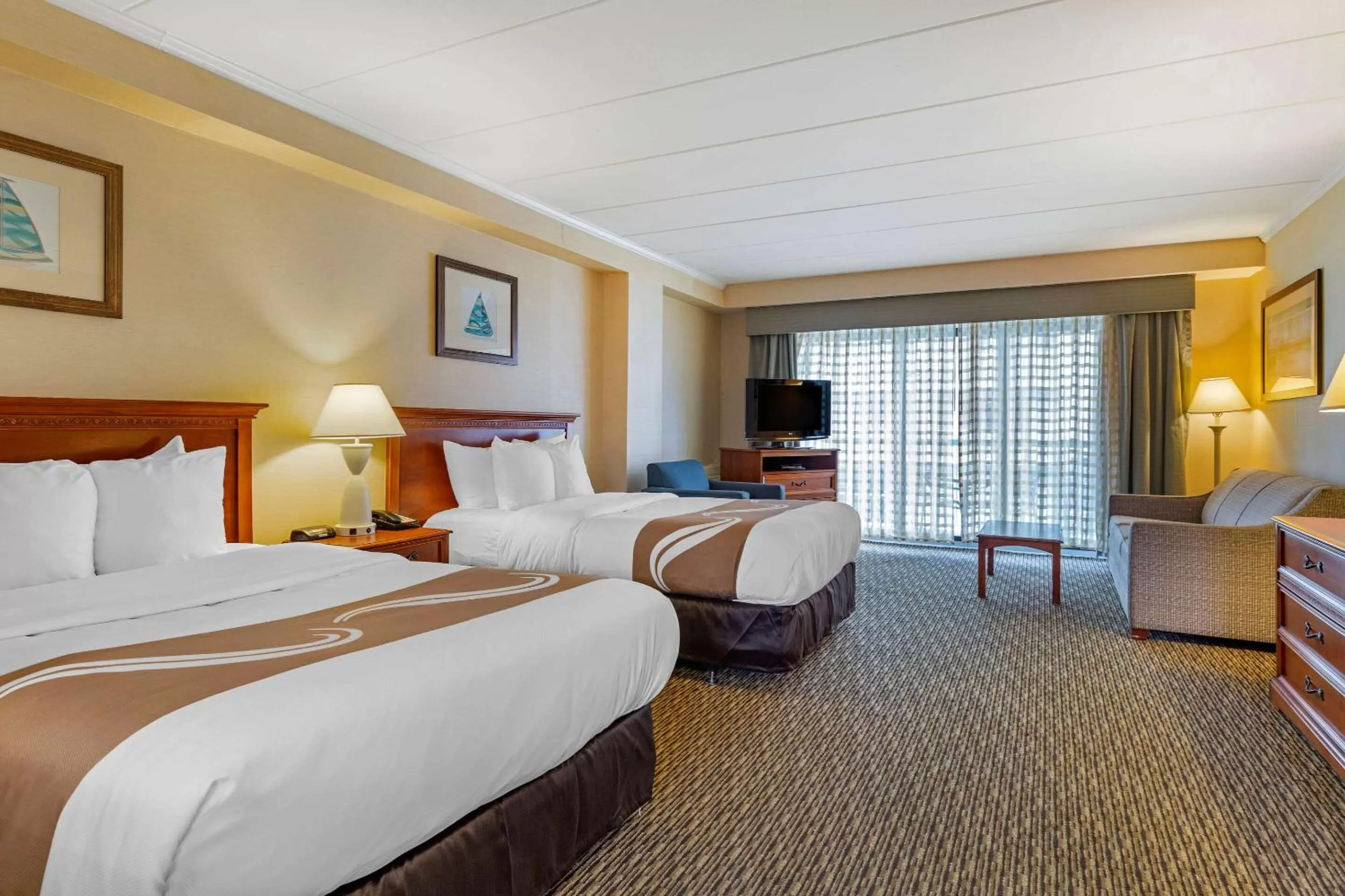 Photo of the whole room, Bed in Quality Inn Boardwalk