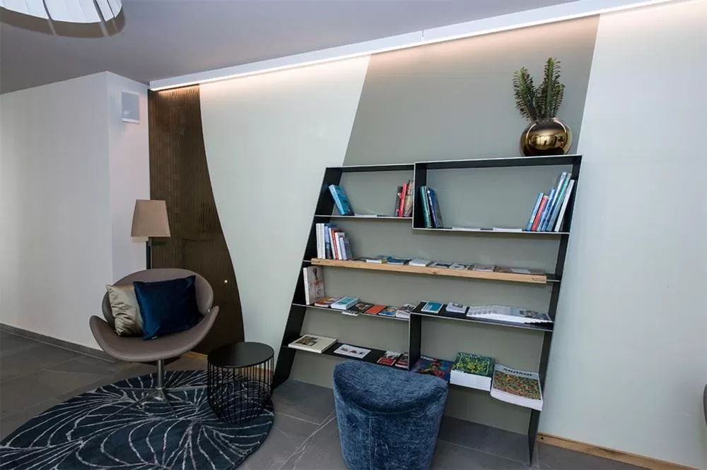 Library in Trüffel Hotel