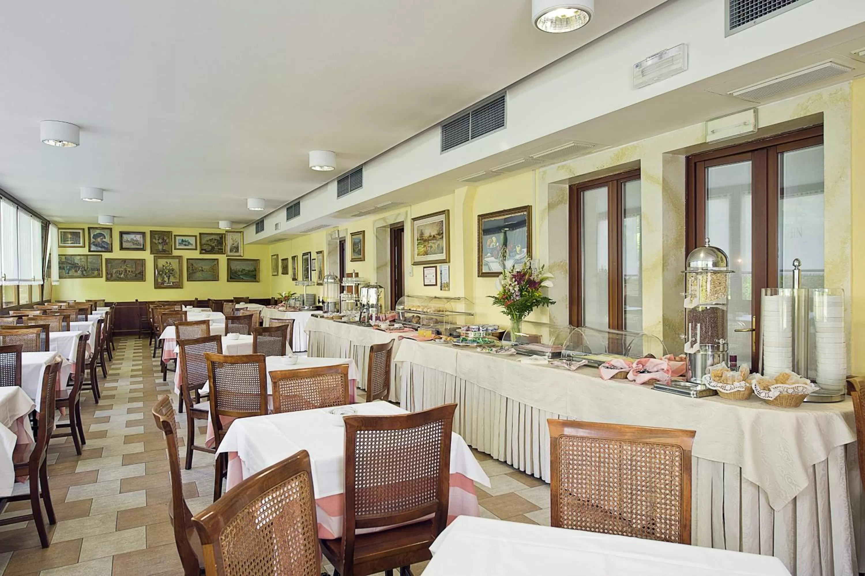 Restaurant/places to eat in Hotel Nazionale