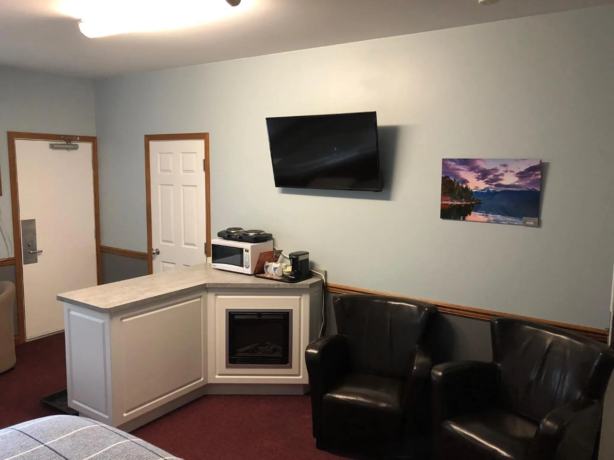 Seating area in Peaks Lodge