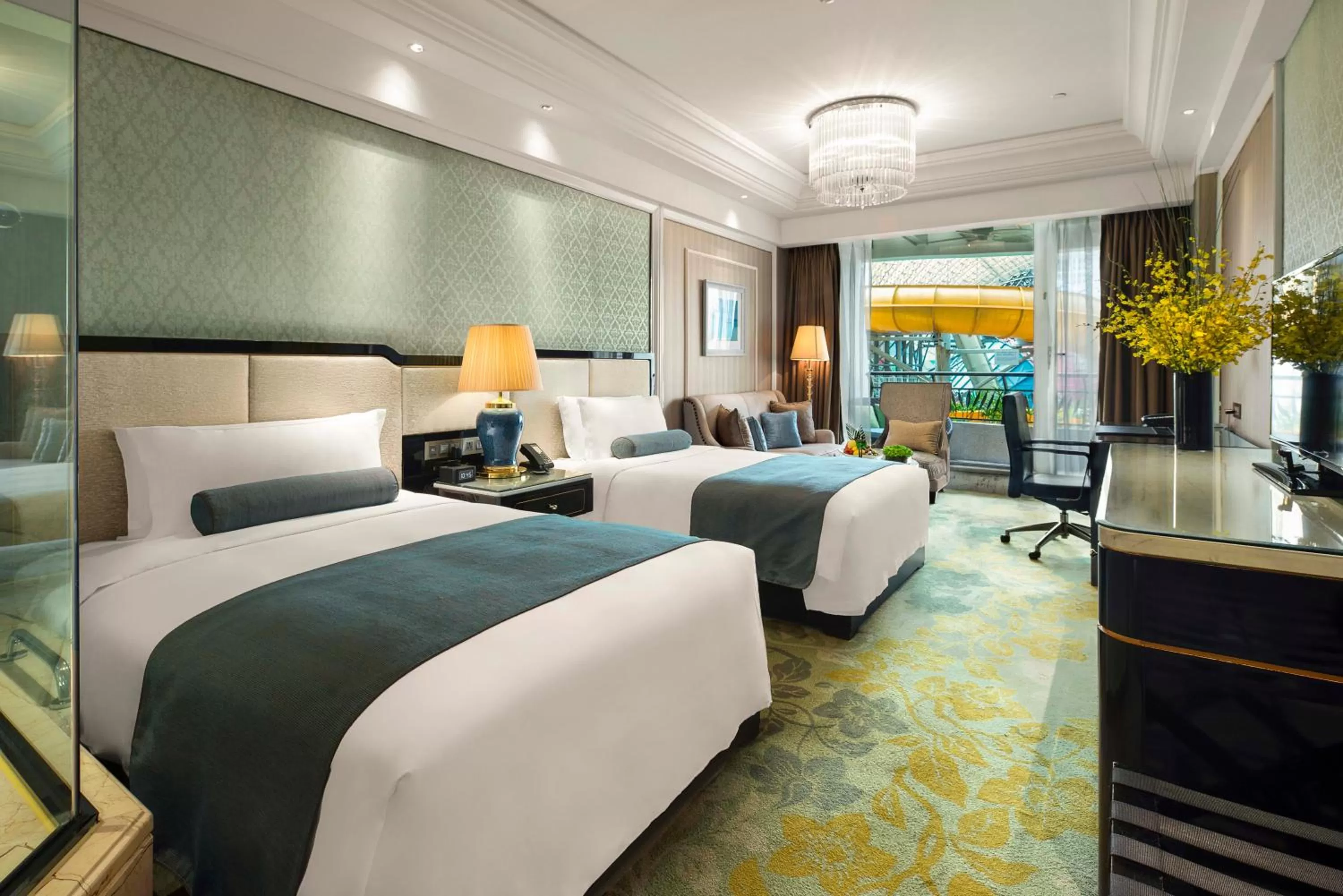 Photo of the whole room, Bed in InterContinental Chengdu Global Center by IHG