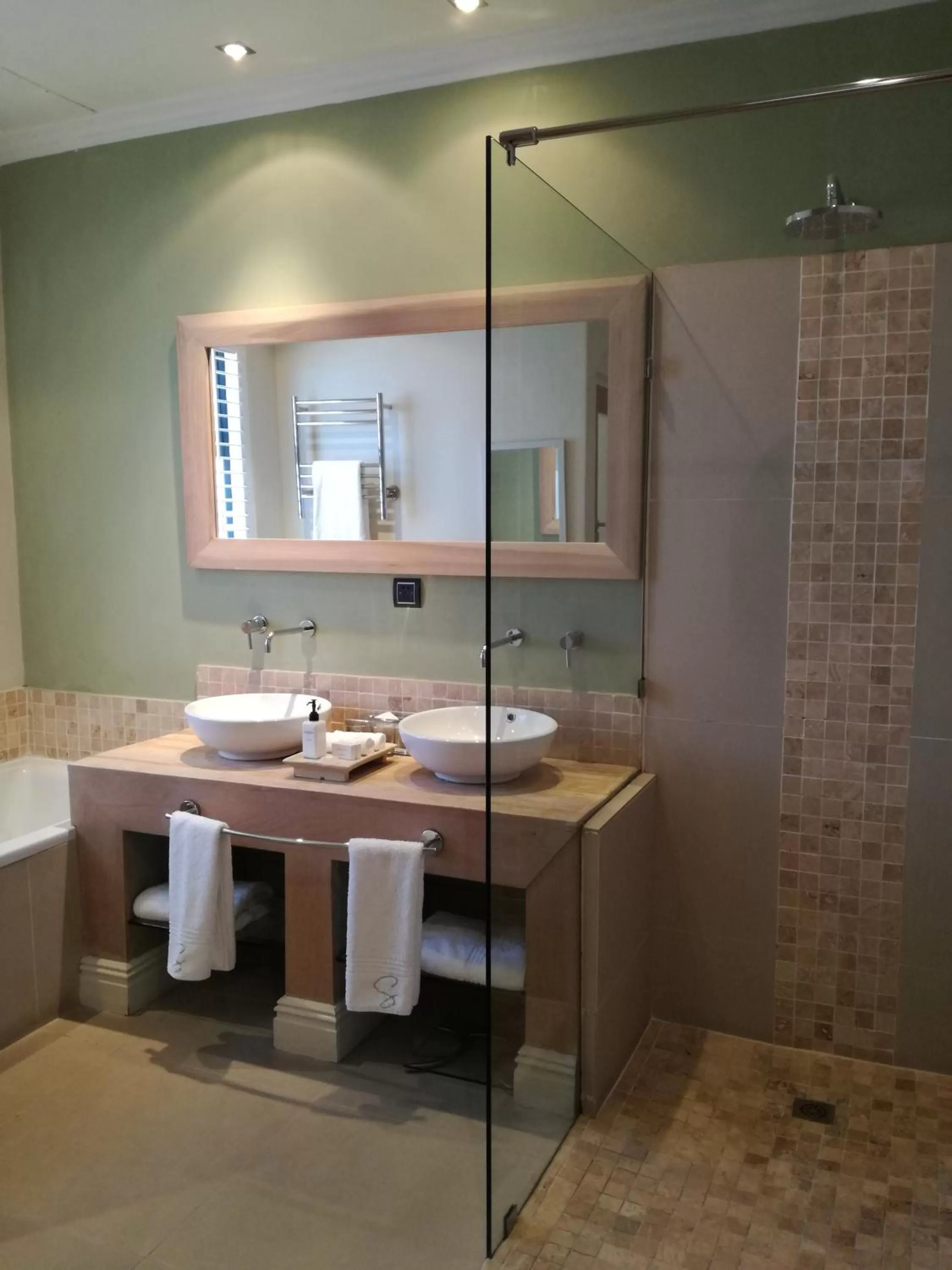 Shower in Sugar Hotel