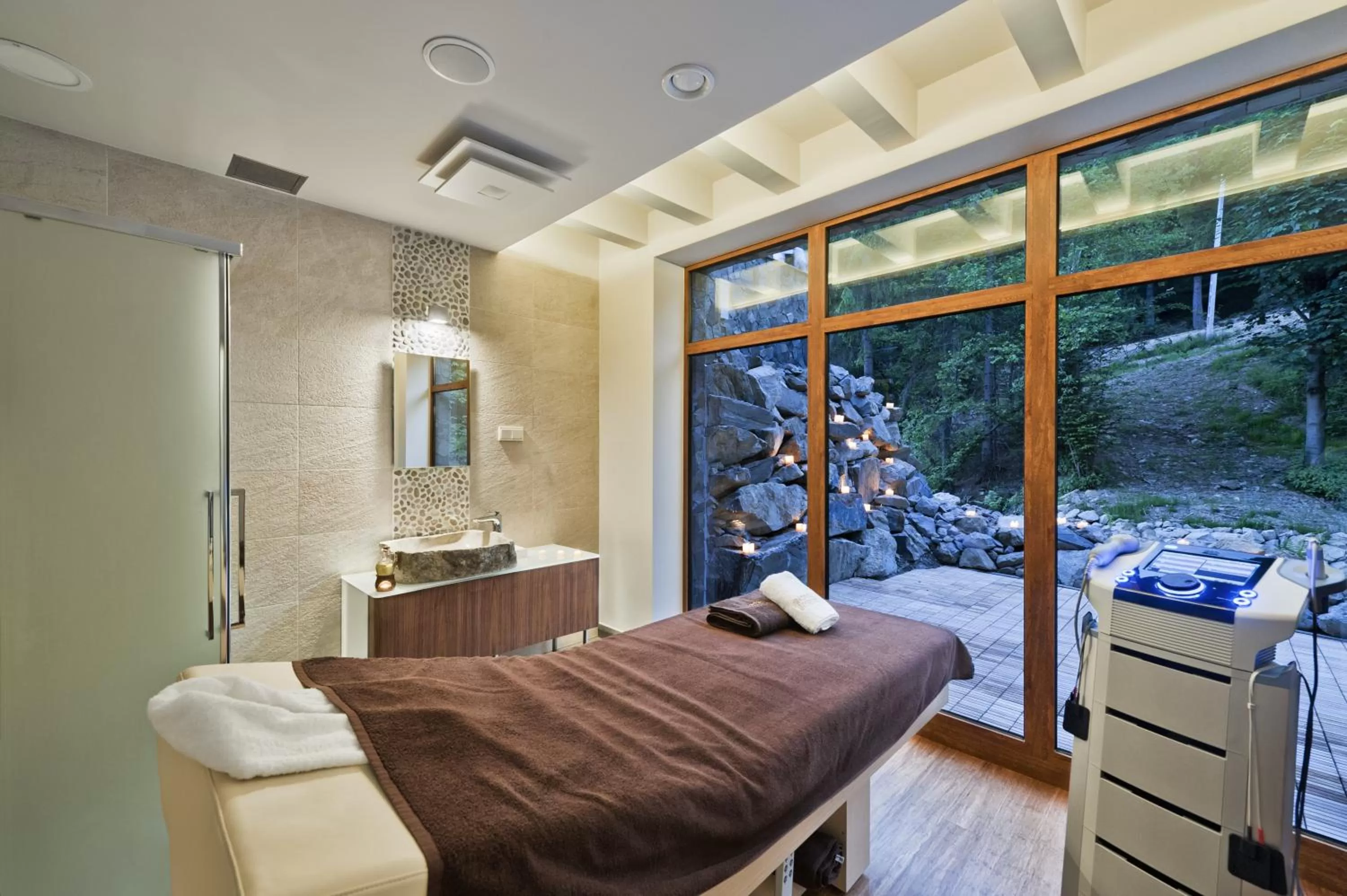 Massage, Bed in Hotel Żywiecki Medical SPA & Sport Żywiec