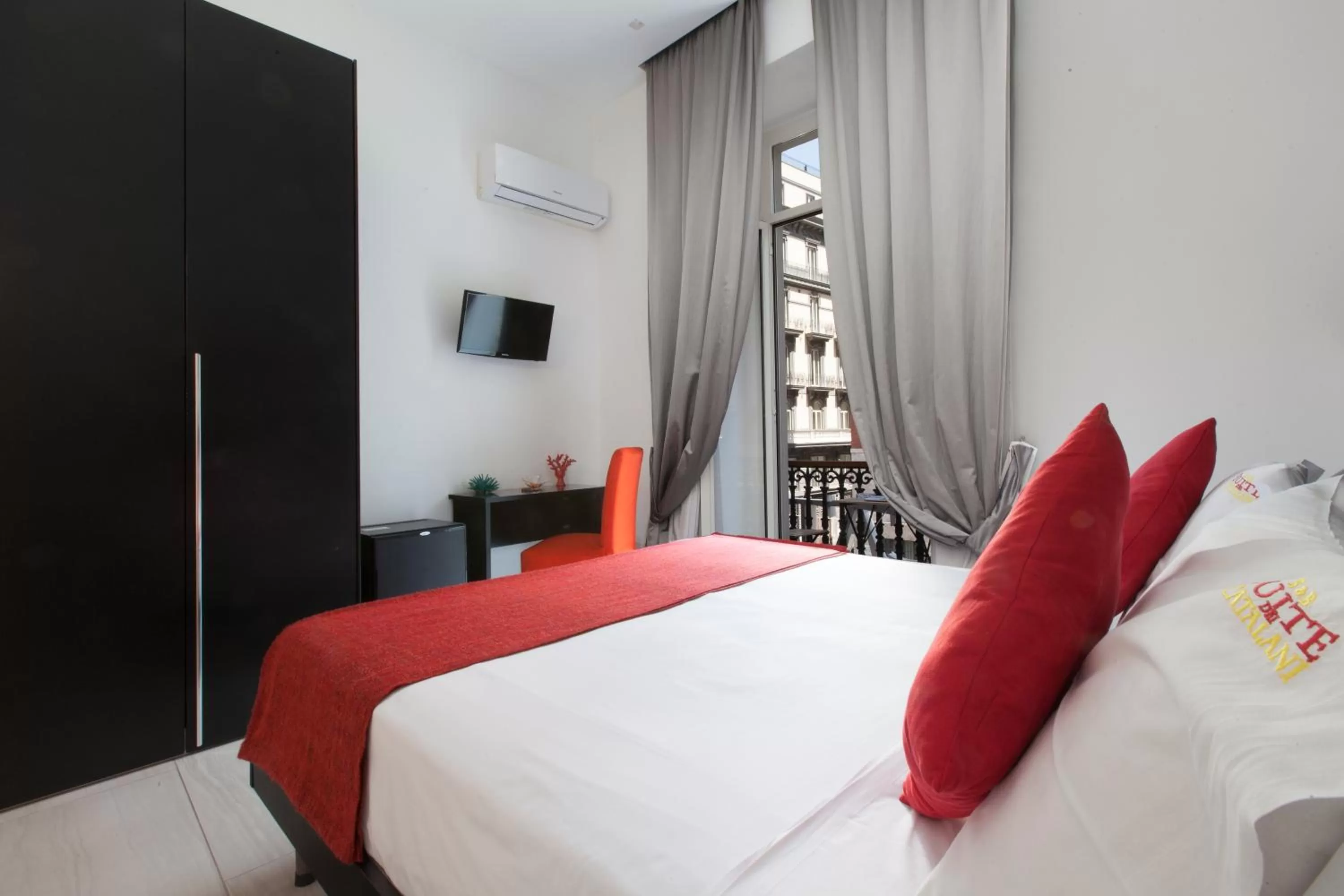 TV and multimedia, Bed in Suite dei Catalani