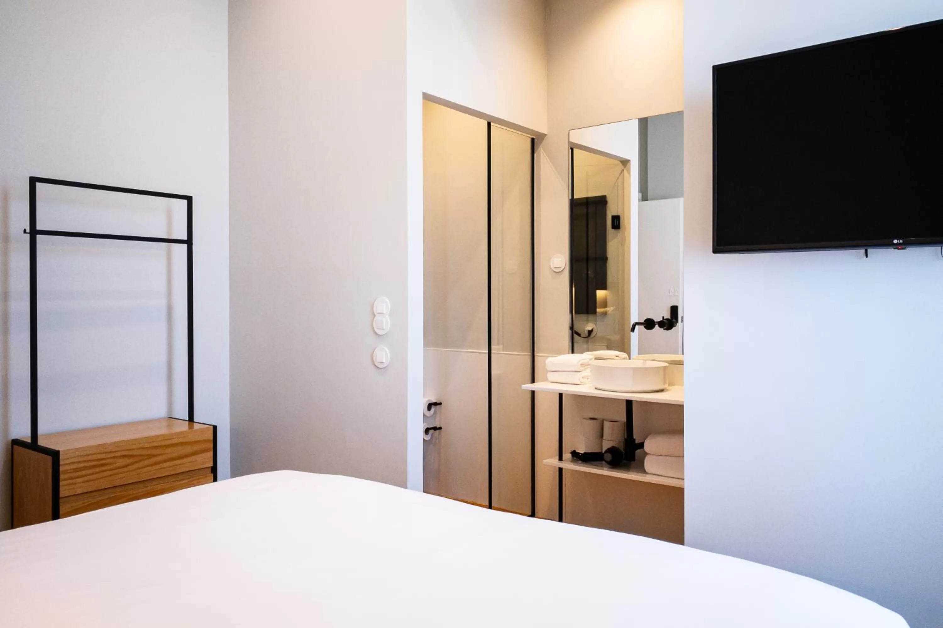 TV and multimedia, Bed in A House in Estoril - Adults Only