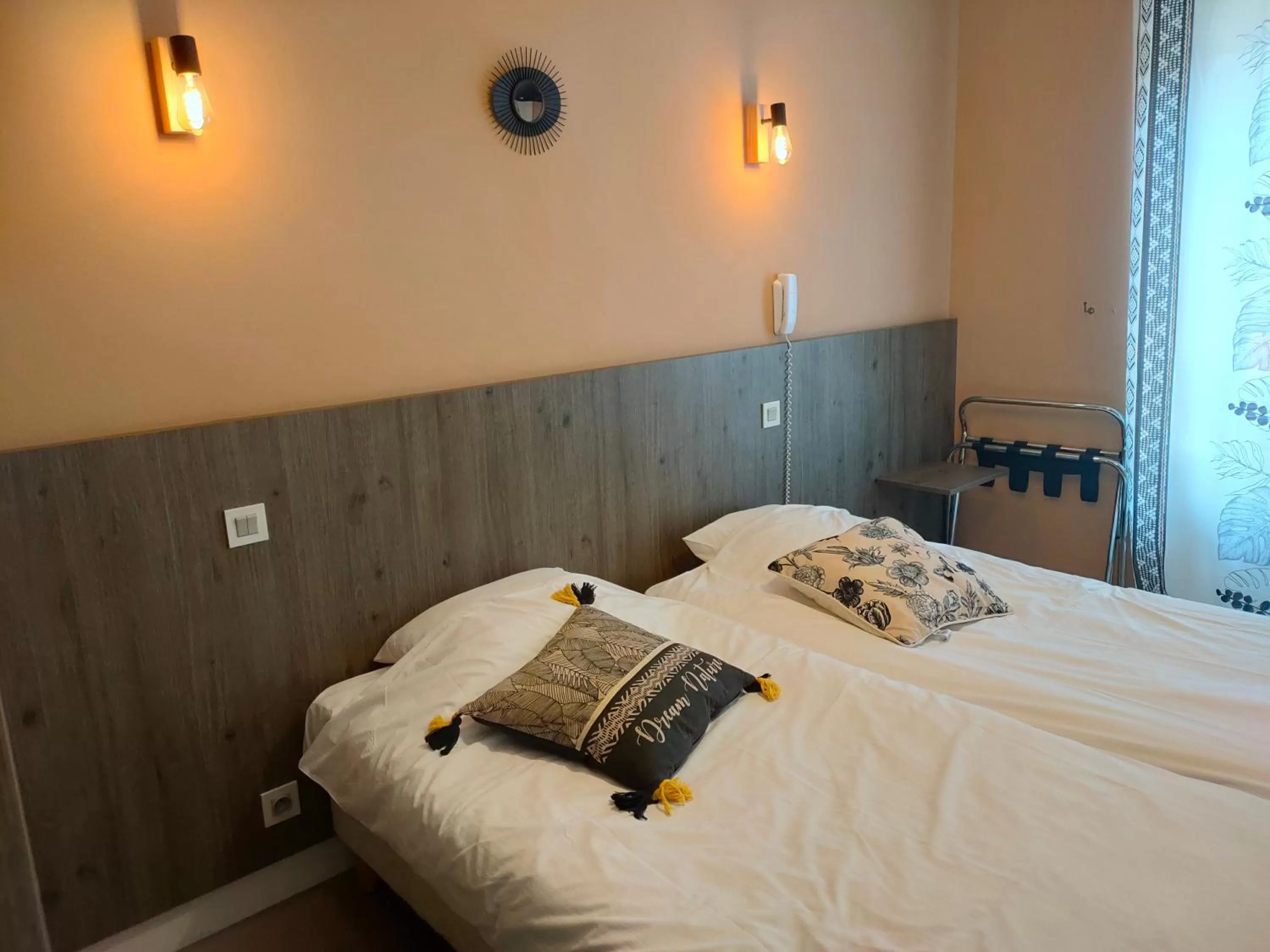 Double Room in Hotel des Remparts