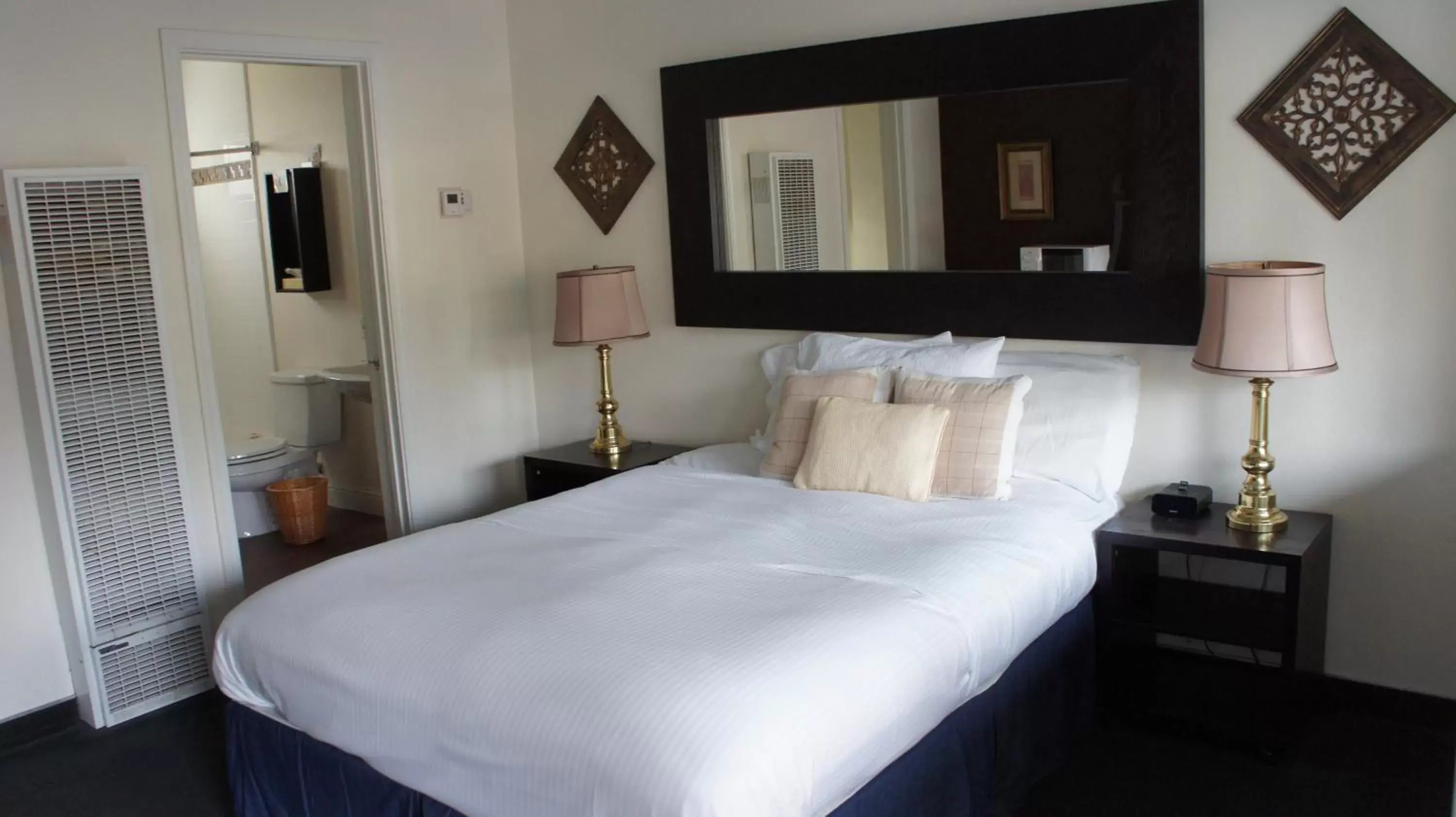 Deluxe Queen Room in Paradice Motel Deluxe Queen Room in Paradice Motel