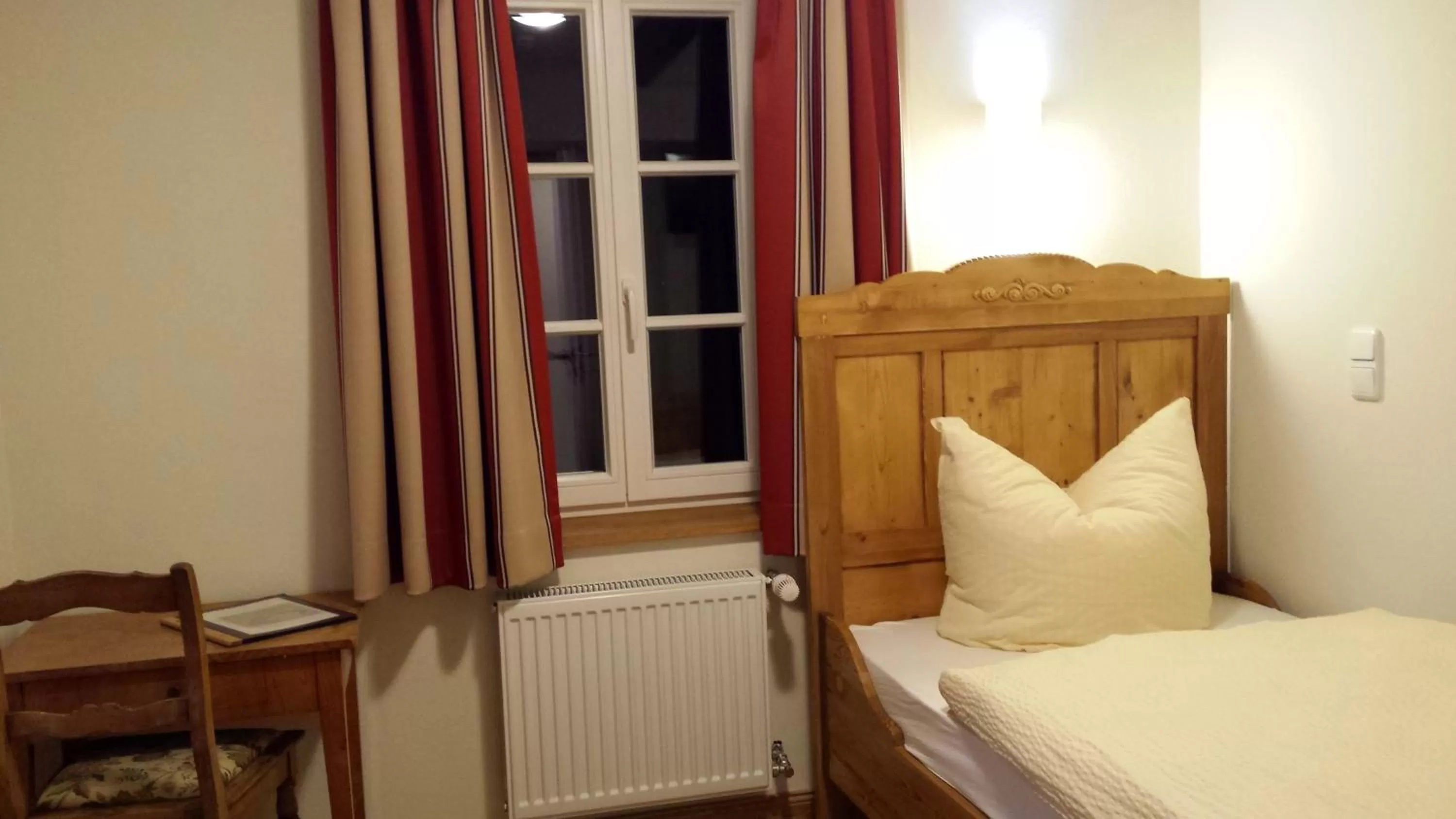 Bedroom, Bed in Fachwerk-Hotel Eisenbart