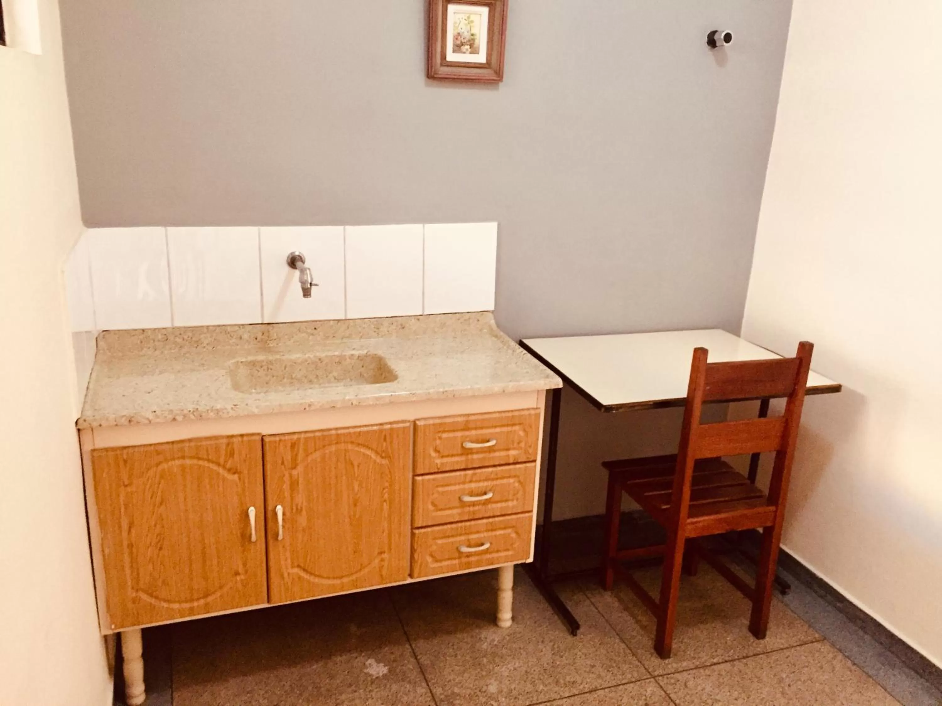 Kitchen or kitchenette, Kitchen/Kitchenette in Hotel Líder - By UP Hotel