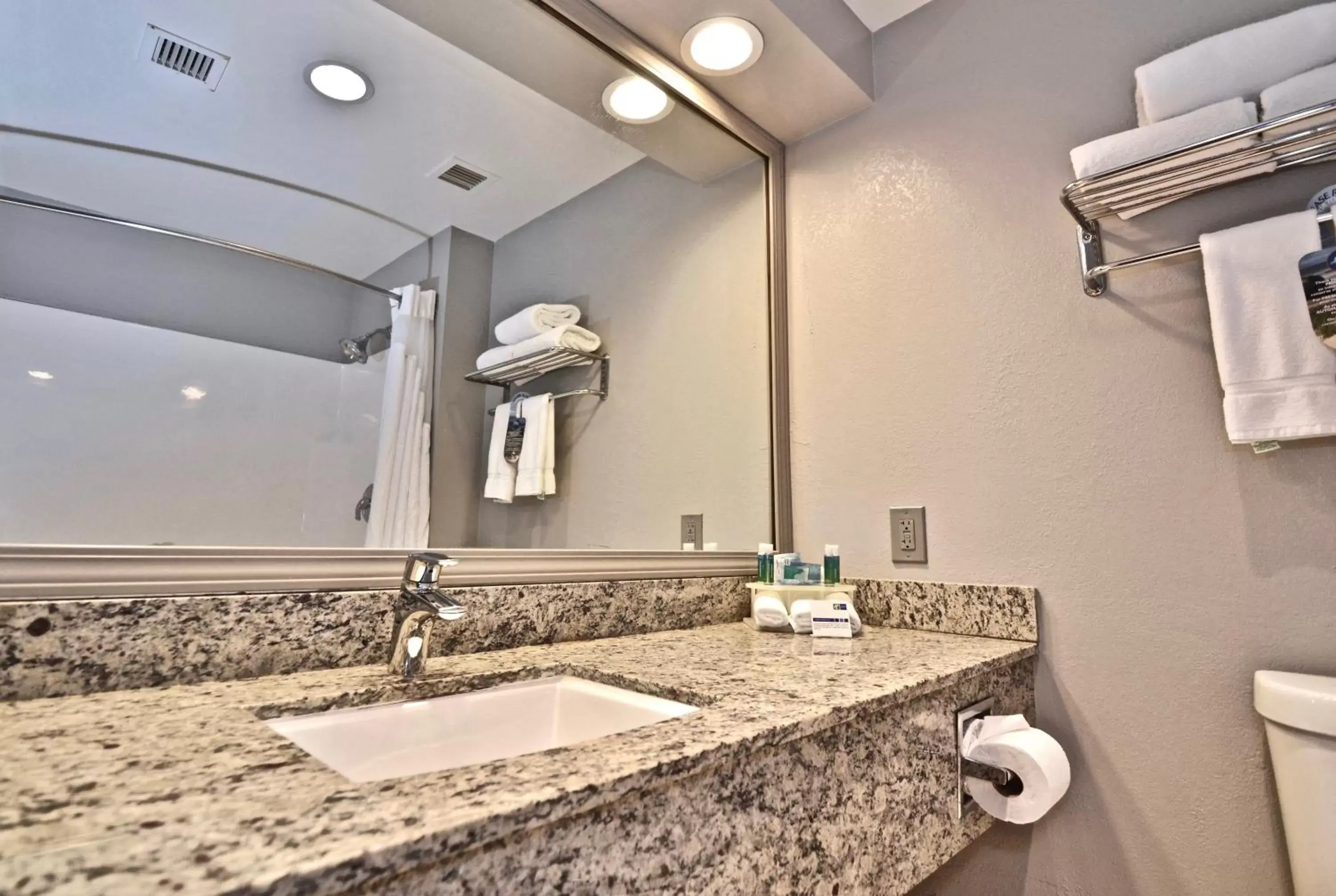 Standard Queen Room in Holiday Inn Express Cleveland Downtown by IHG Standard Queen Room in Holiday Inn Express Cleveland Downtown by IHG