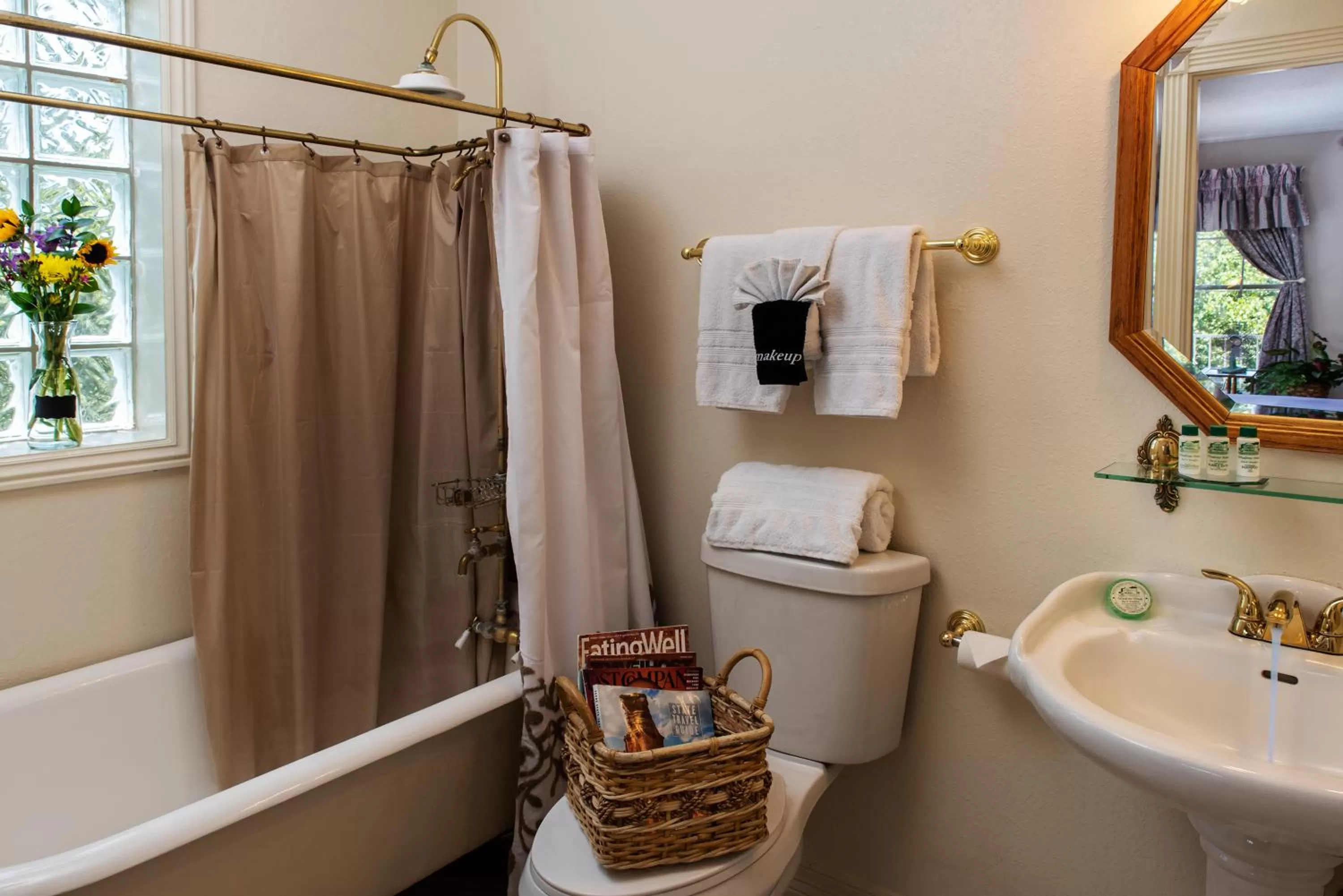 Bathroom in Woodrow House Bed & Breakfast
