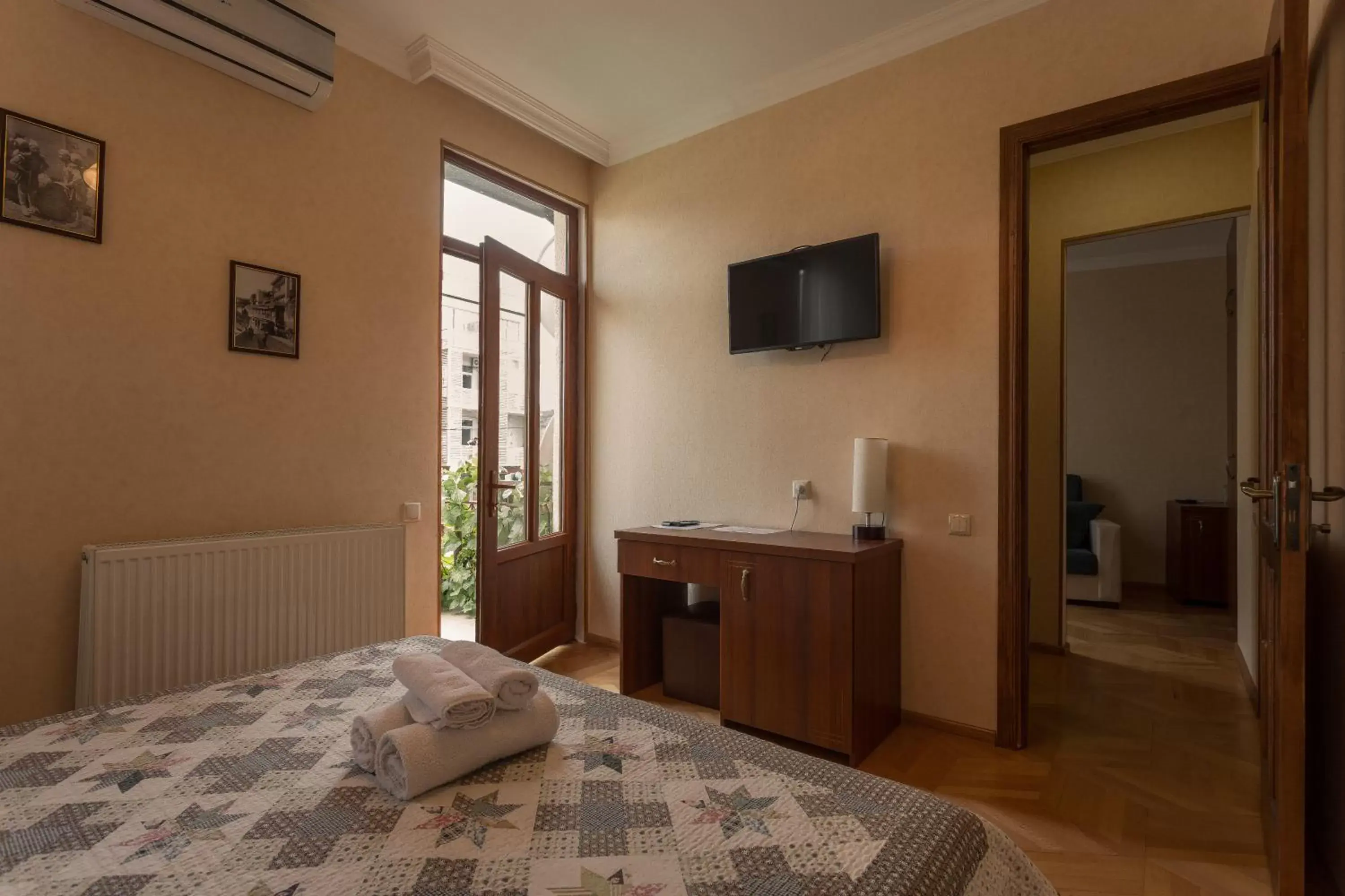 Suite with Balcony in Heyvany Suite with Balcony in Heyvany