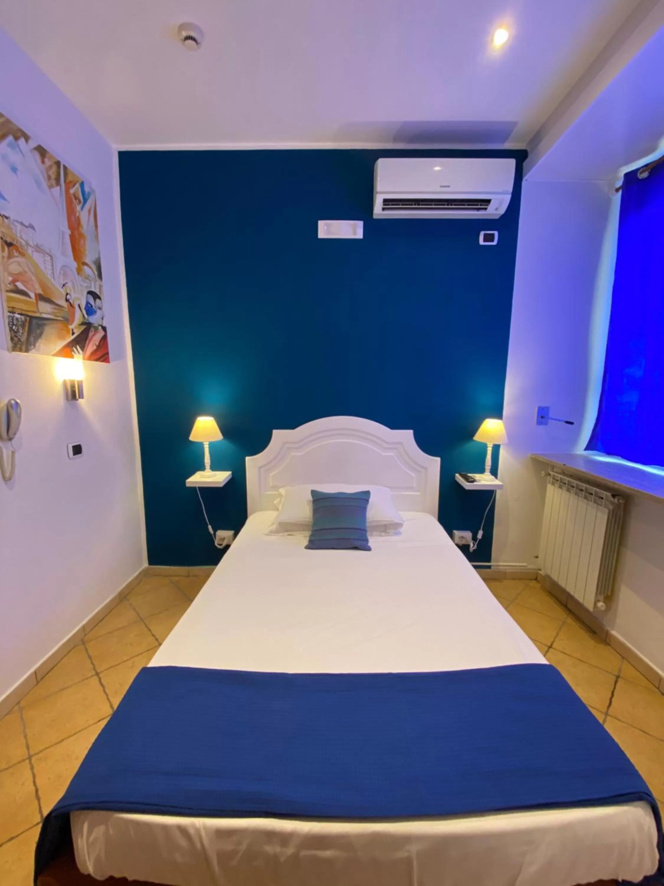 Bed in Hotel Europeo Napoli