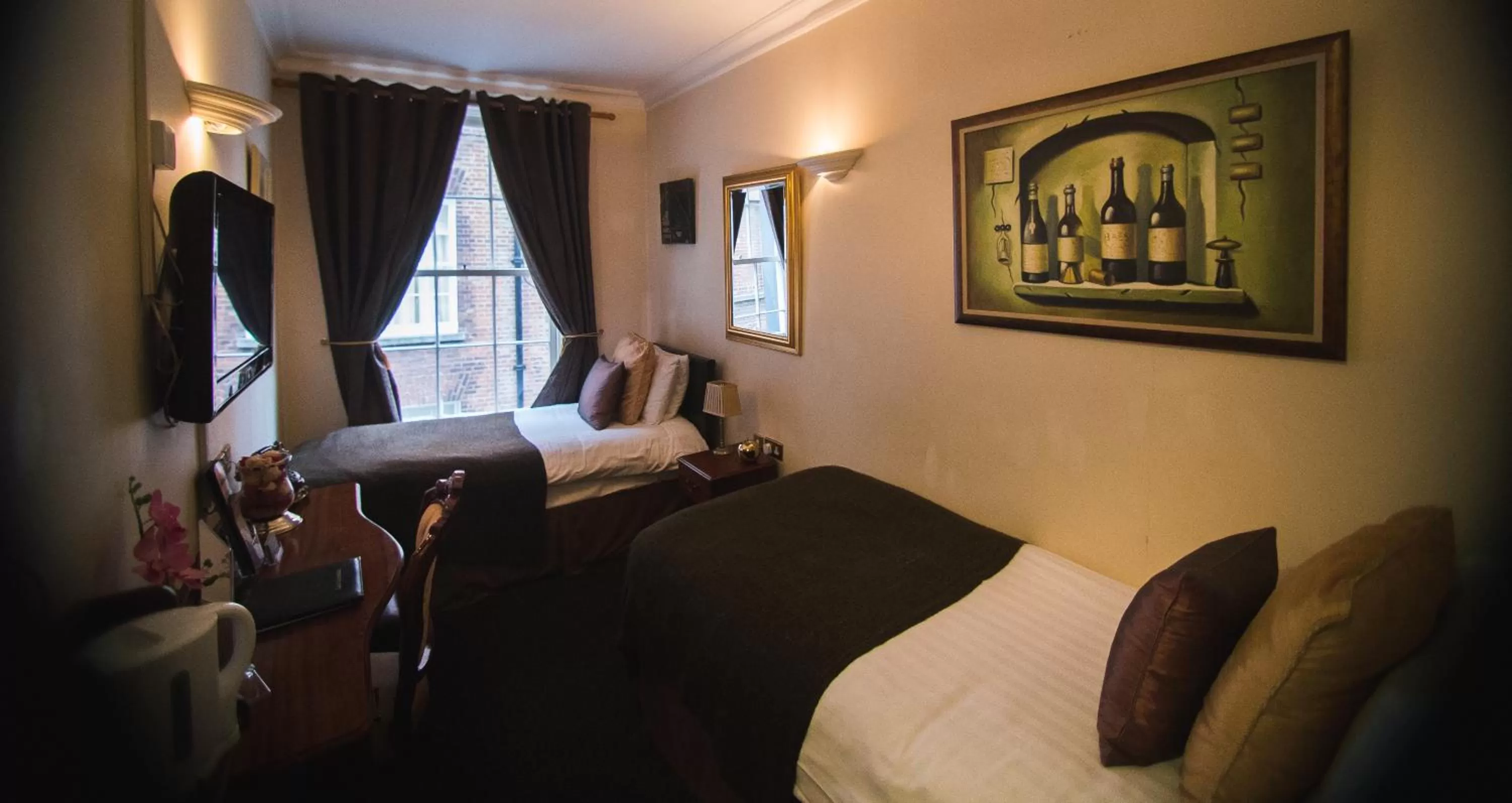 Bed in Dublin Citi Hotel of Temple Bar