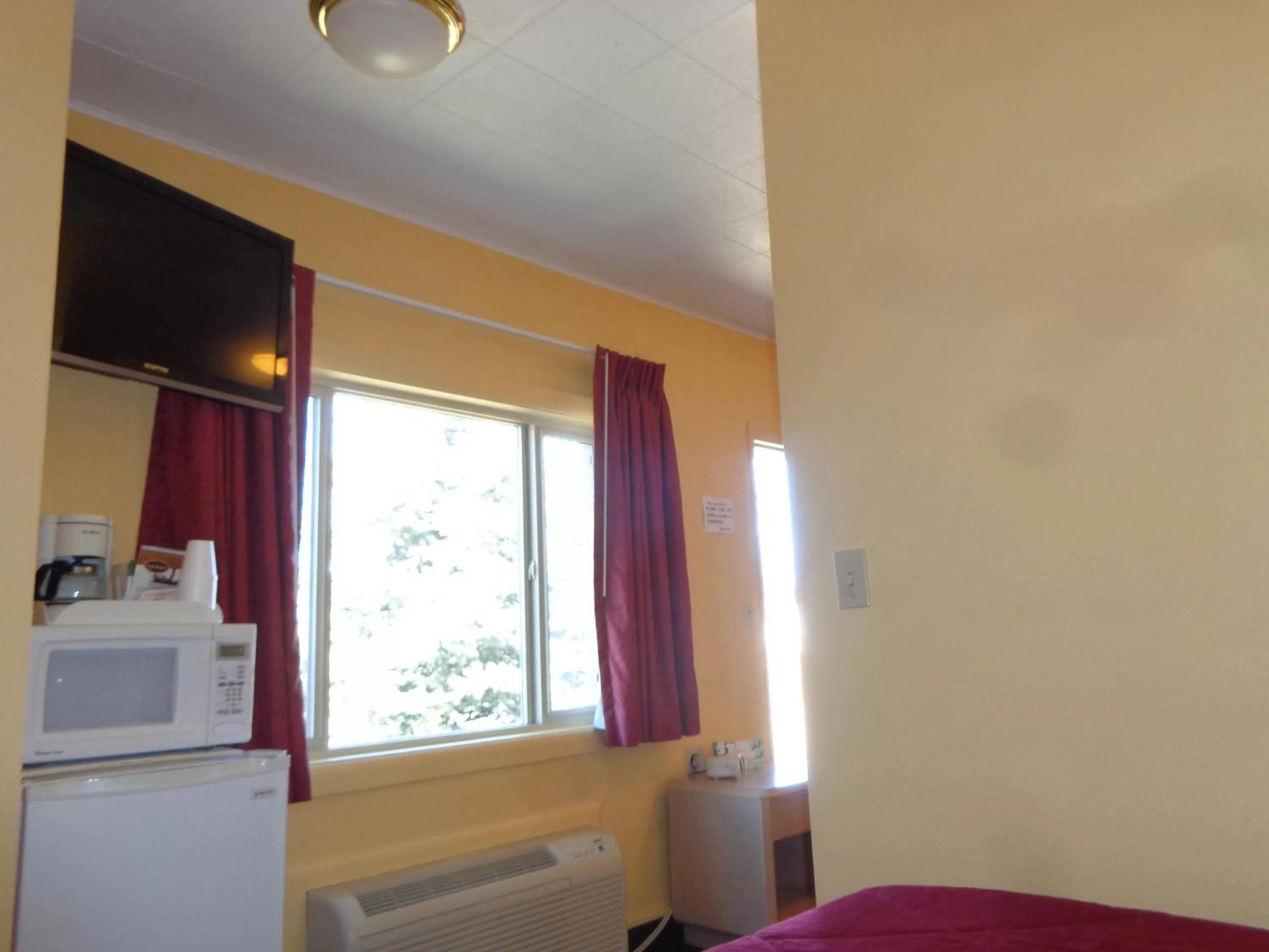 Bedroom, Bed in Western Motel