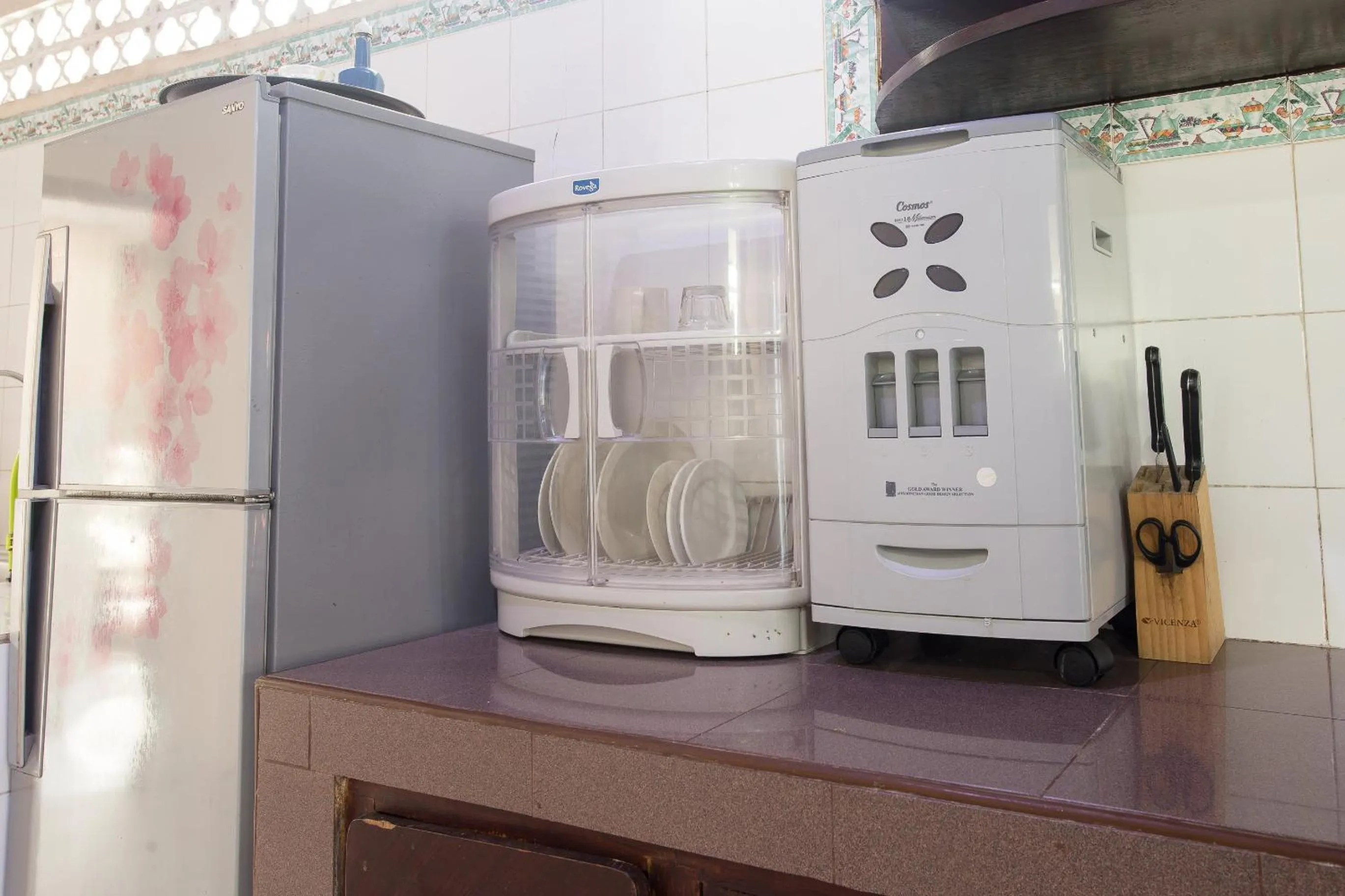 Coffee/tea facilities in Blanjong Homestay by ecommerceloka