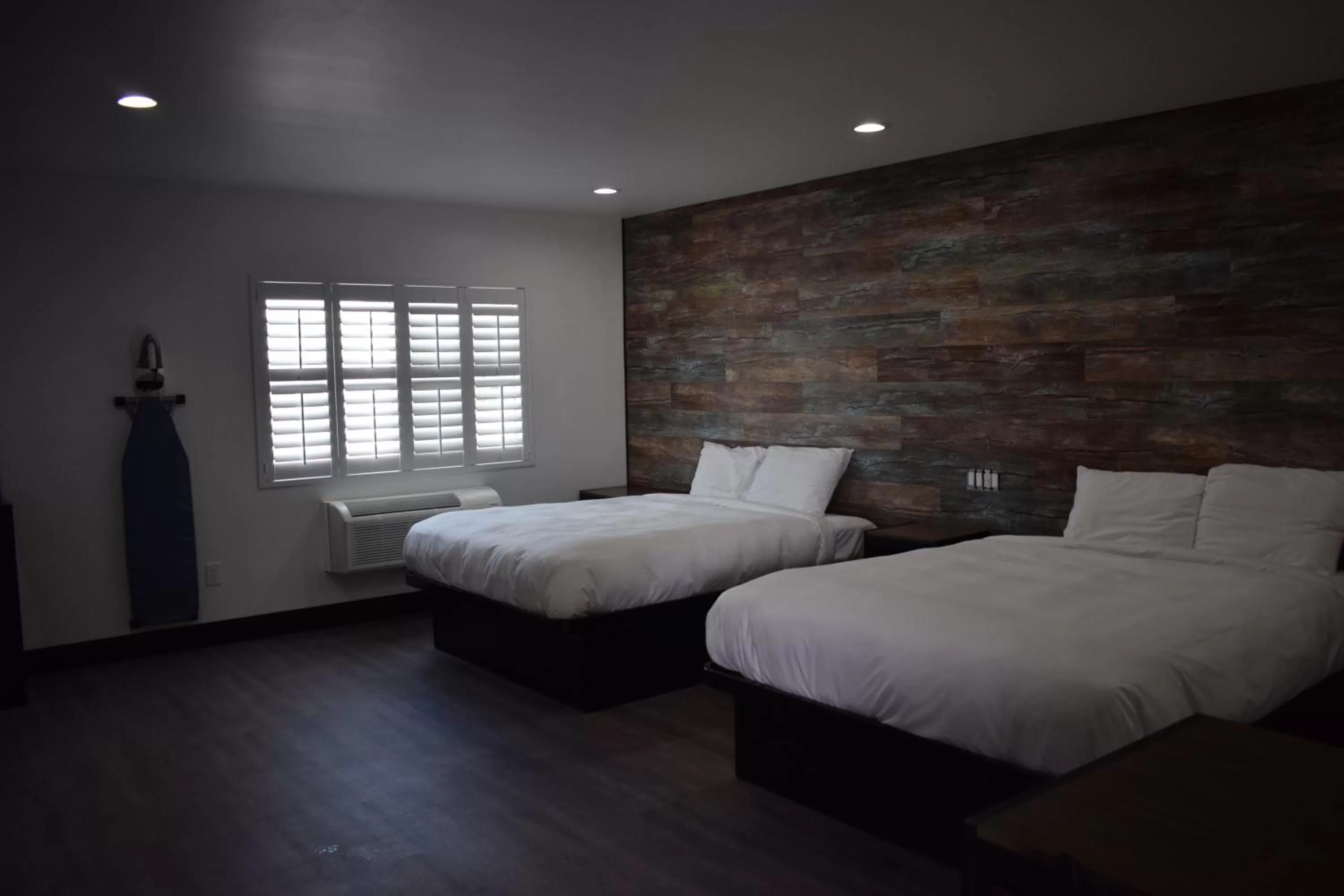 air conditioner in Hyde Park Motel