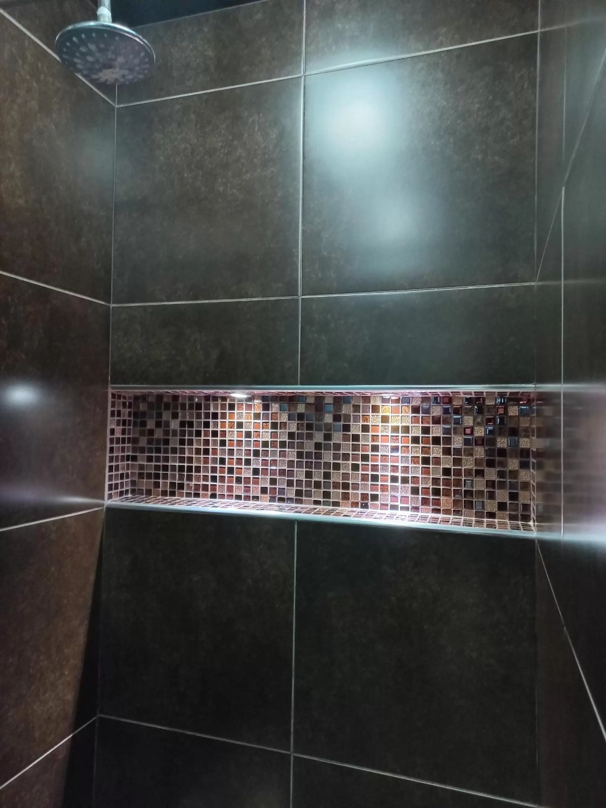 Shower in La Aurora Hotel Like Home