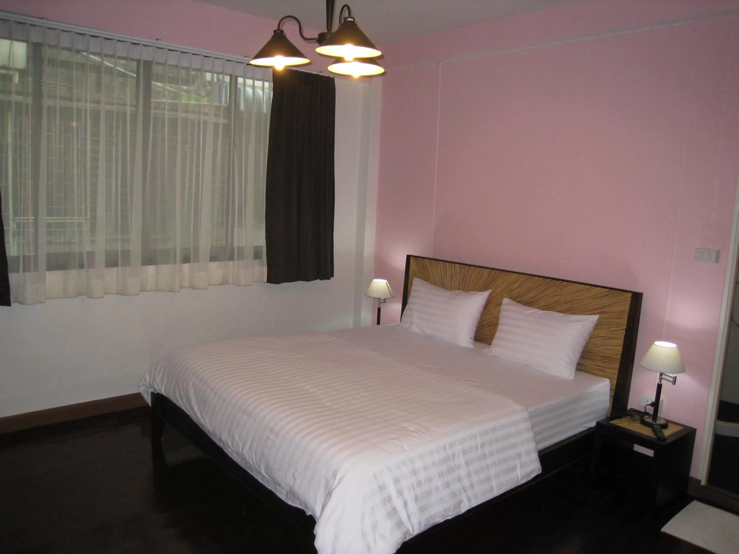 Bed in Baan Glang Soi