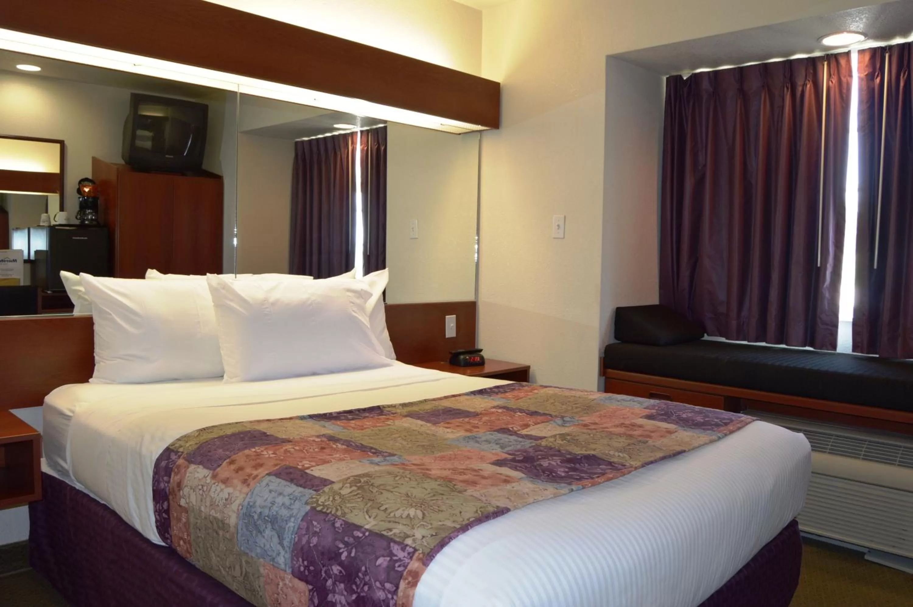 Queen Room - Disability Access/Non-Smoking in Microtel Inn and Suites By Wyndham Miami OK