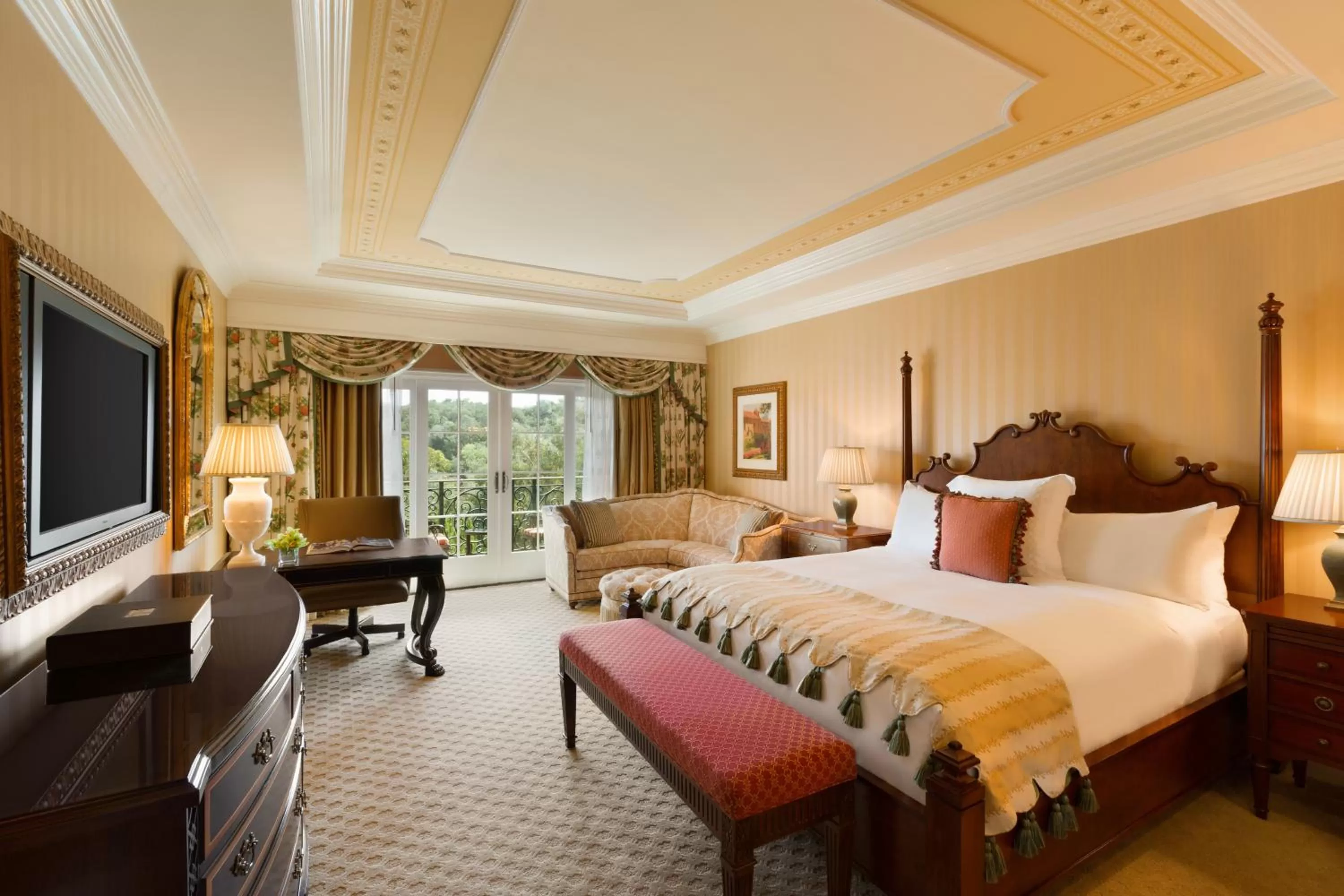Bed in Fairmont Grand Del Mar