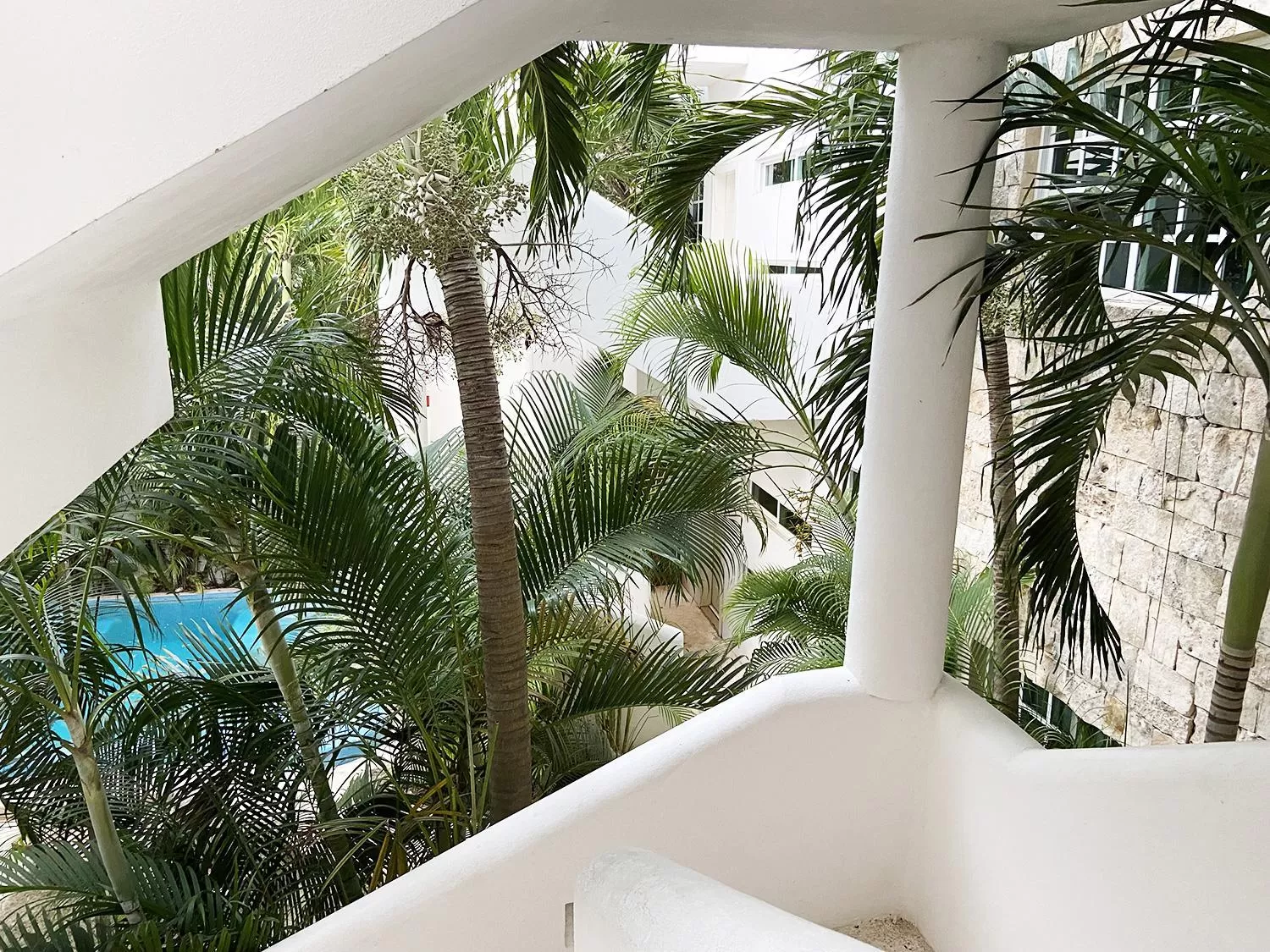 Pool view in Nasim Condo Hotel con acceso BEACH CLUB GRATIS, metros 5th AVENIDA