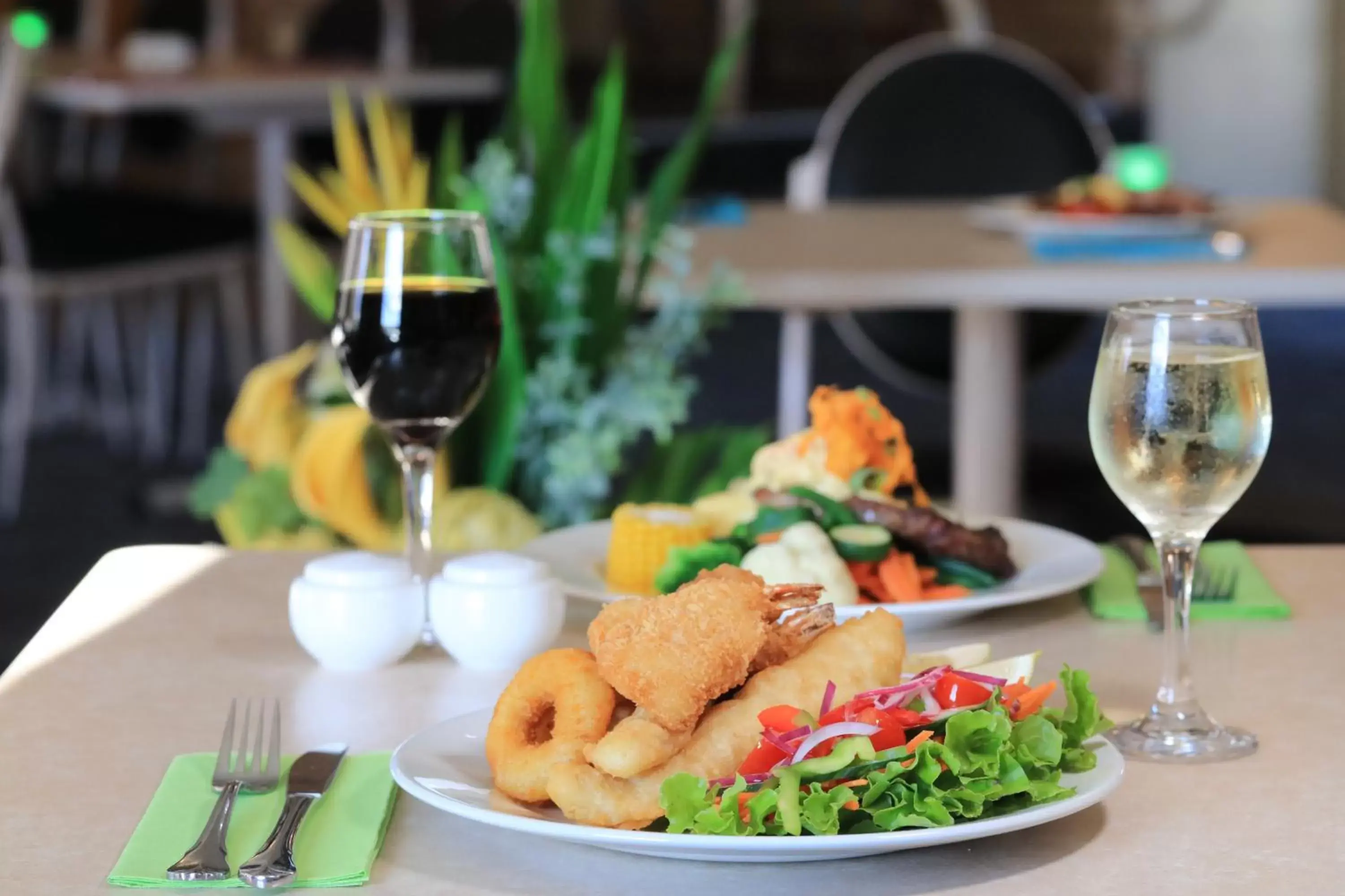 Deluxe Queen Room in North Parkes Motel Deluxe Queen Room in North Parkes Motel