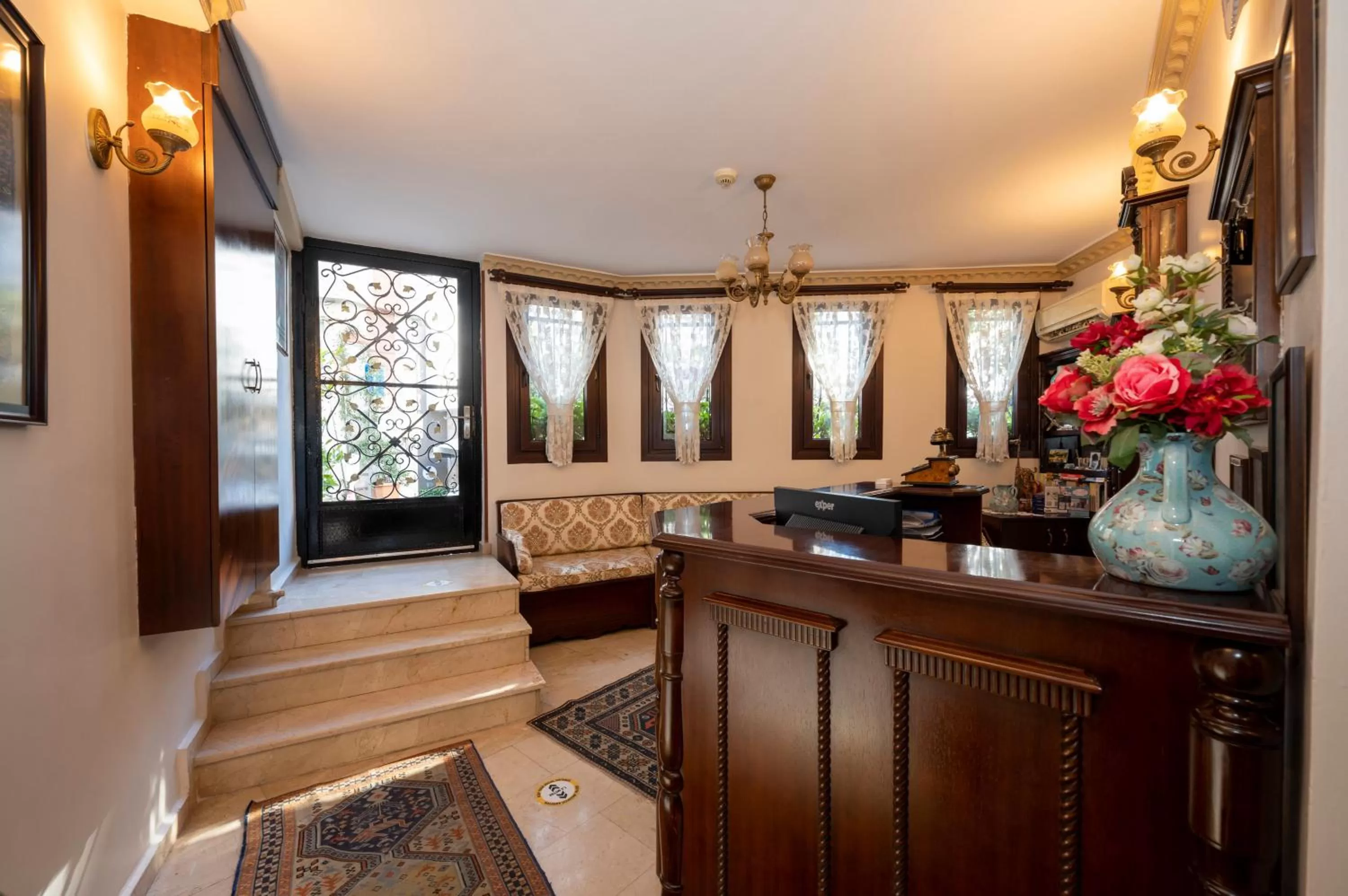 Lobby or reception in Osmanhan Hotel