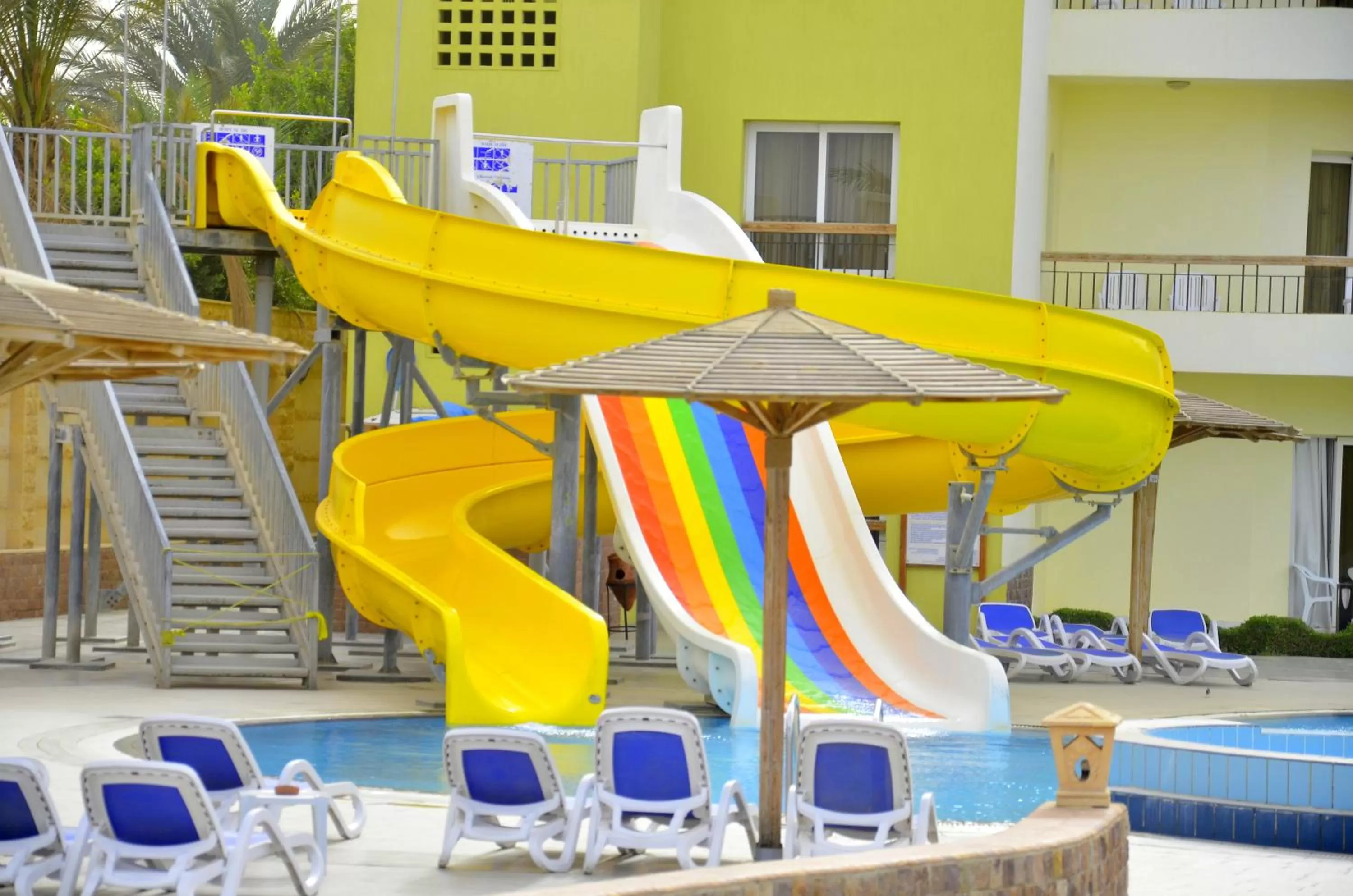 Area and facilities in Palm Beach Resort Families and Couples only
