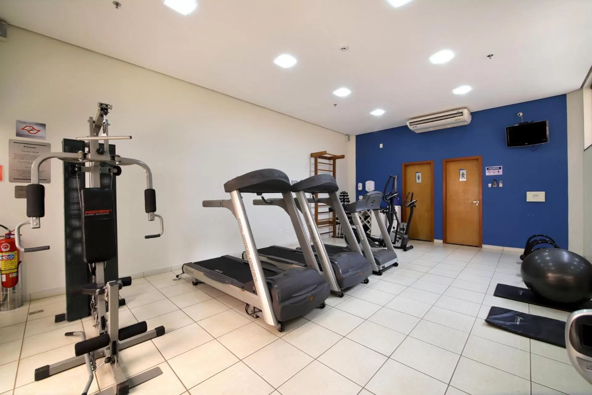 Fitness centre/facilities in Nobile Inn Executive Ribeirao Preto