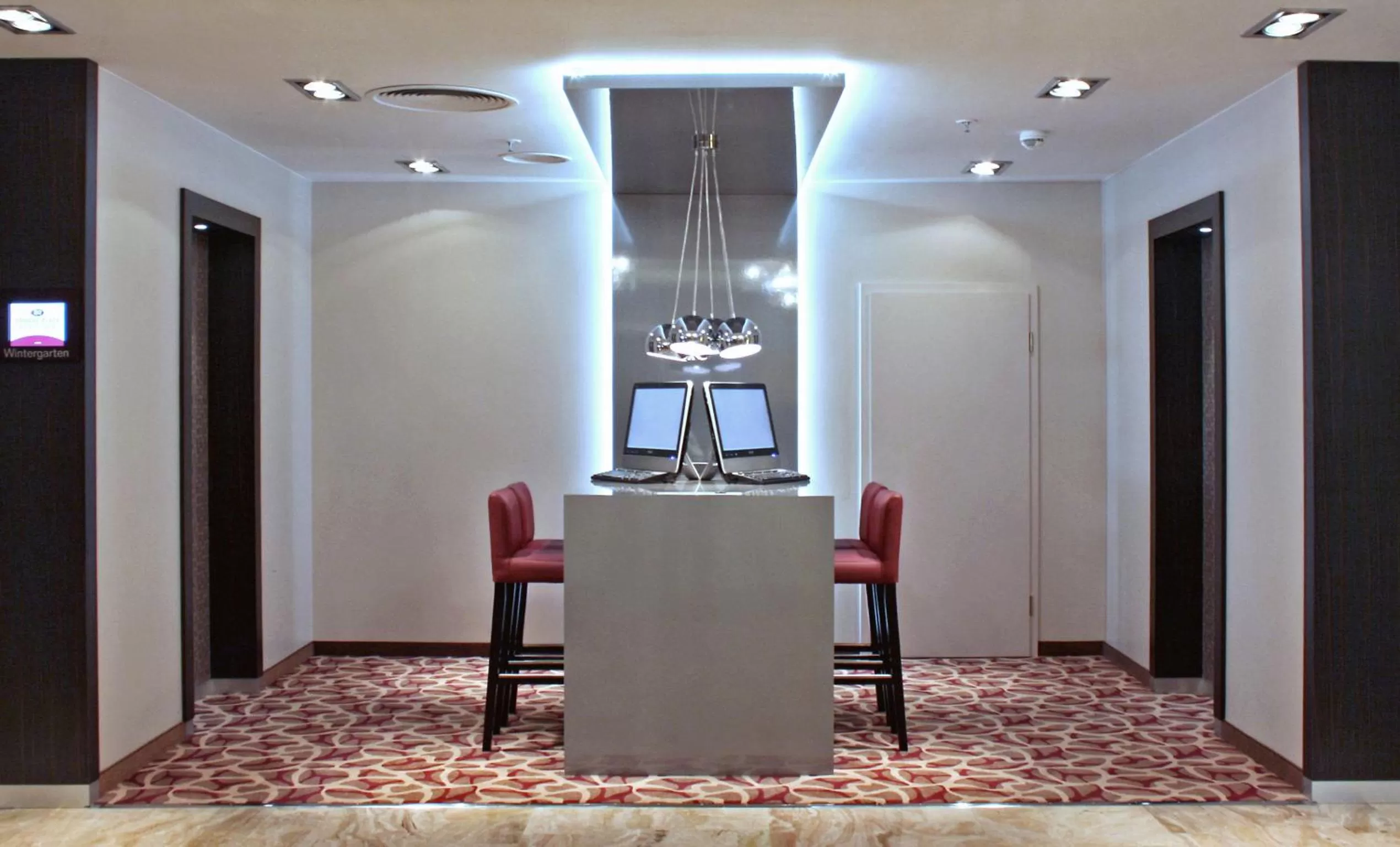 TV and multimedia in Crowne Plaza Berlin City Centre Ku'damm by IHG