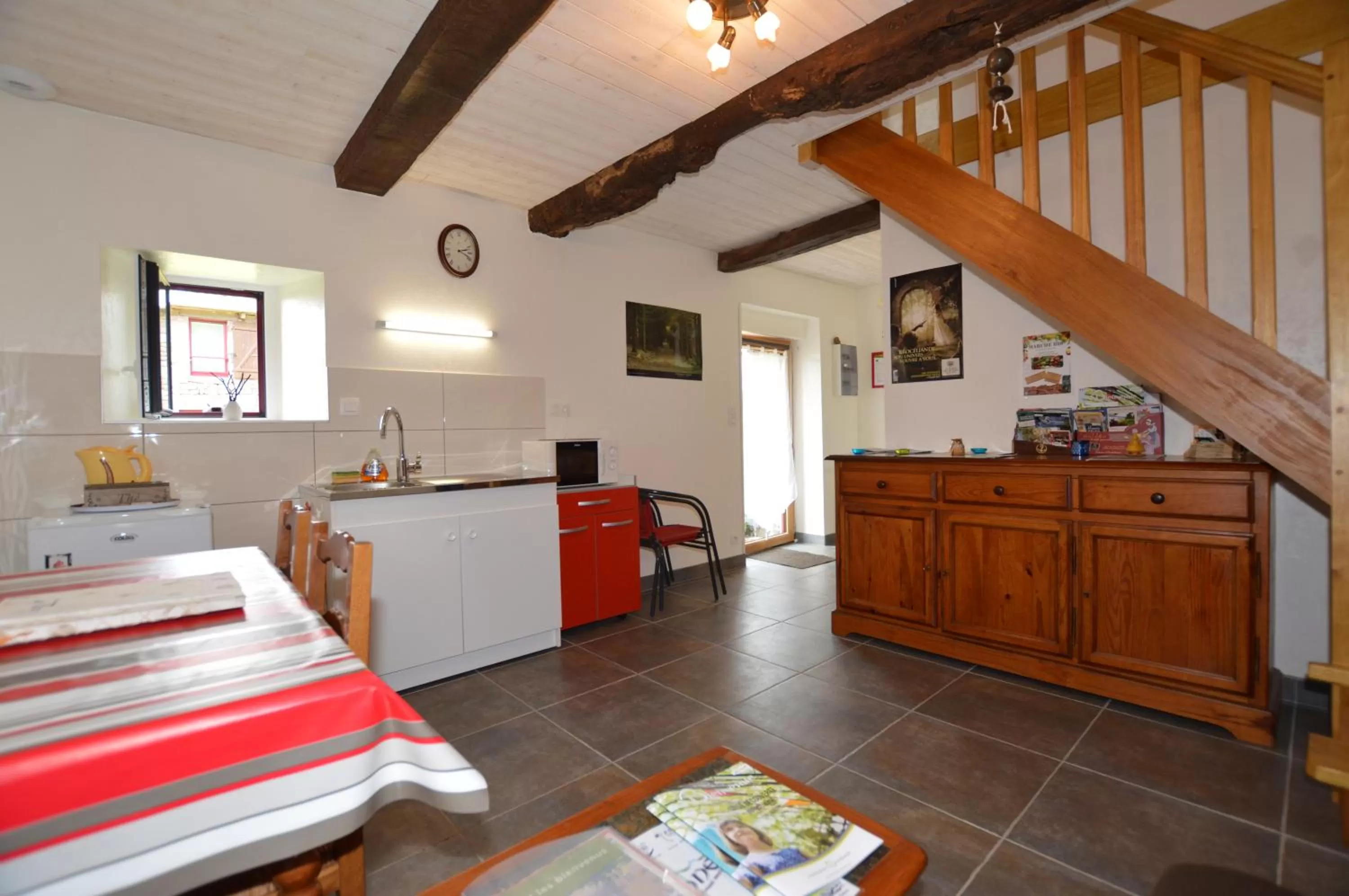 Communal kitchen in Chambres d'hôtes La Fontaine Garel