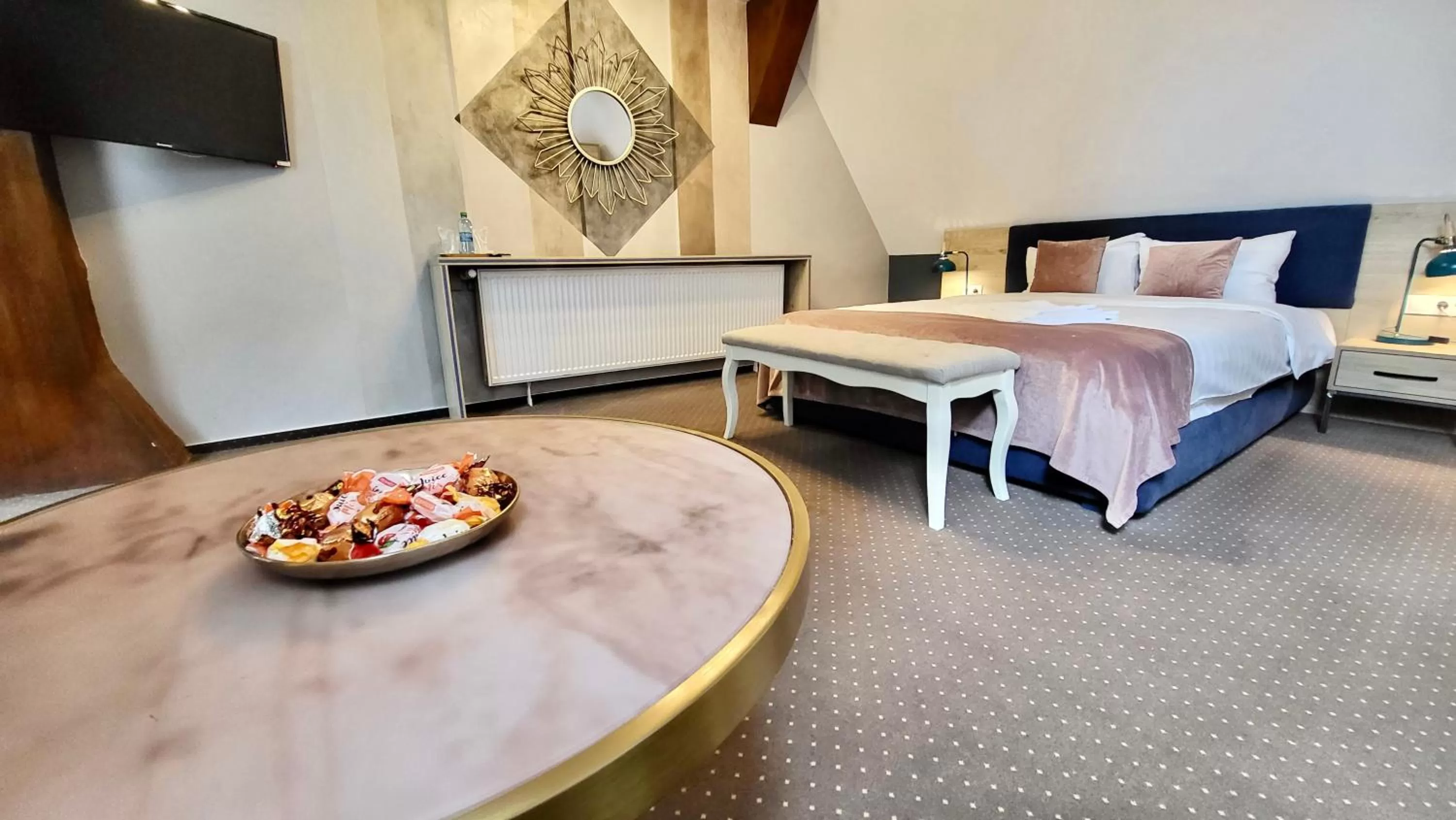 Photo of the whole room, Bed in Lumiere House Sibiu