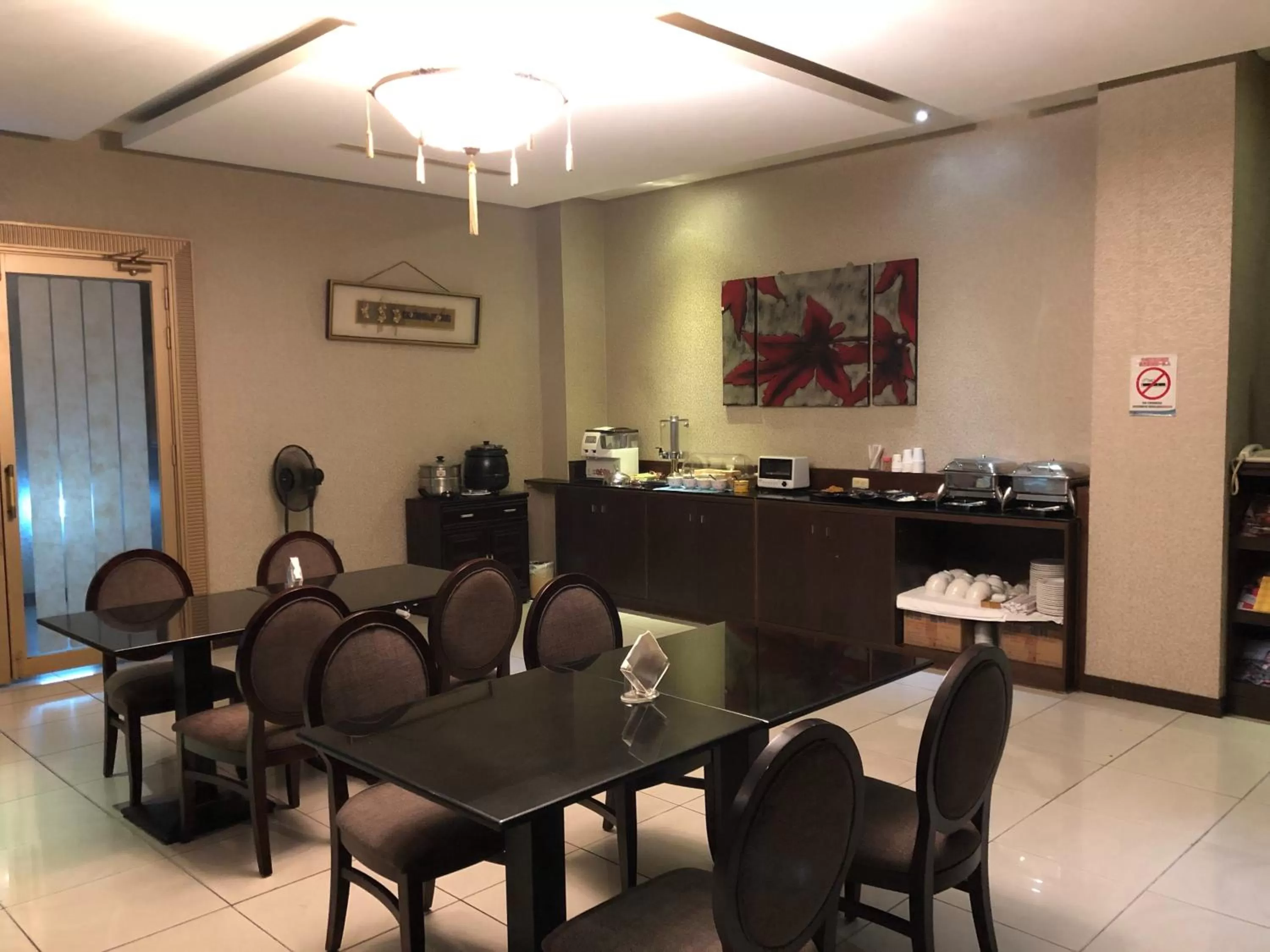 Restaurant/places to eat in MUDU BREEZE MOTEL