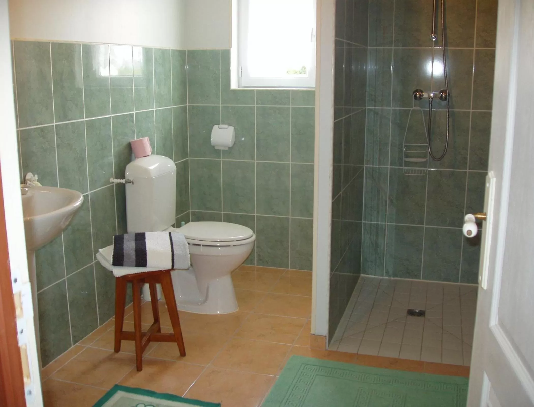 Bathroom in La Parisiere