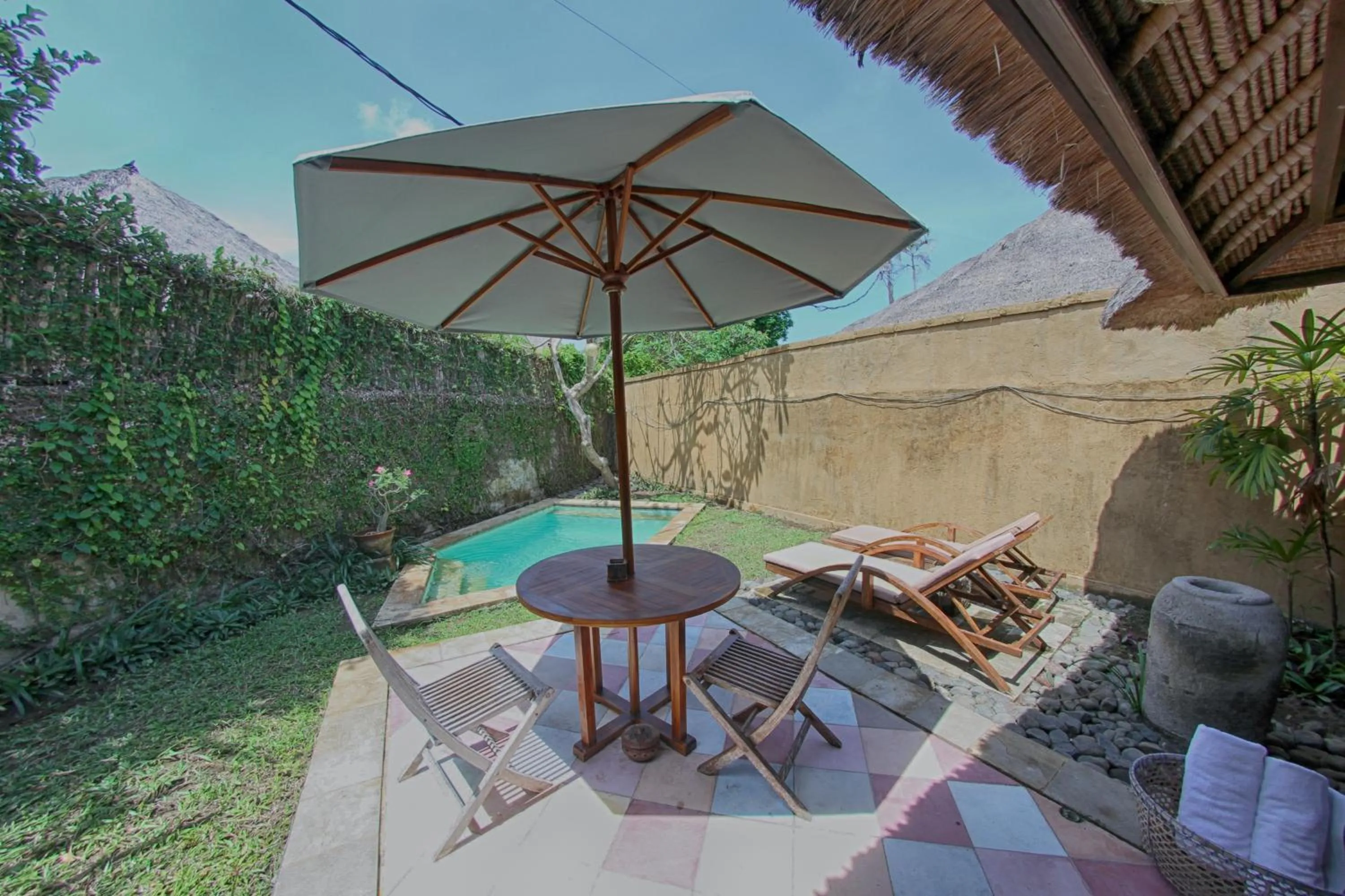 Swimming pool in Visakha Sanur by Puri Signatures