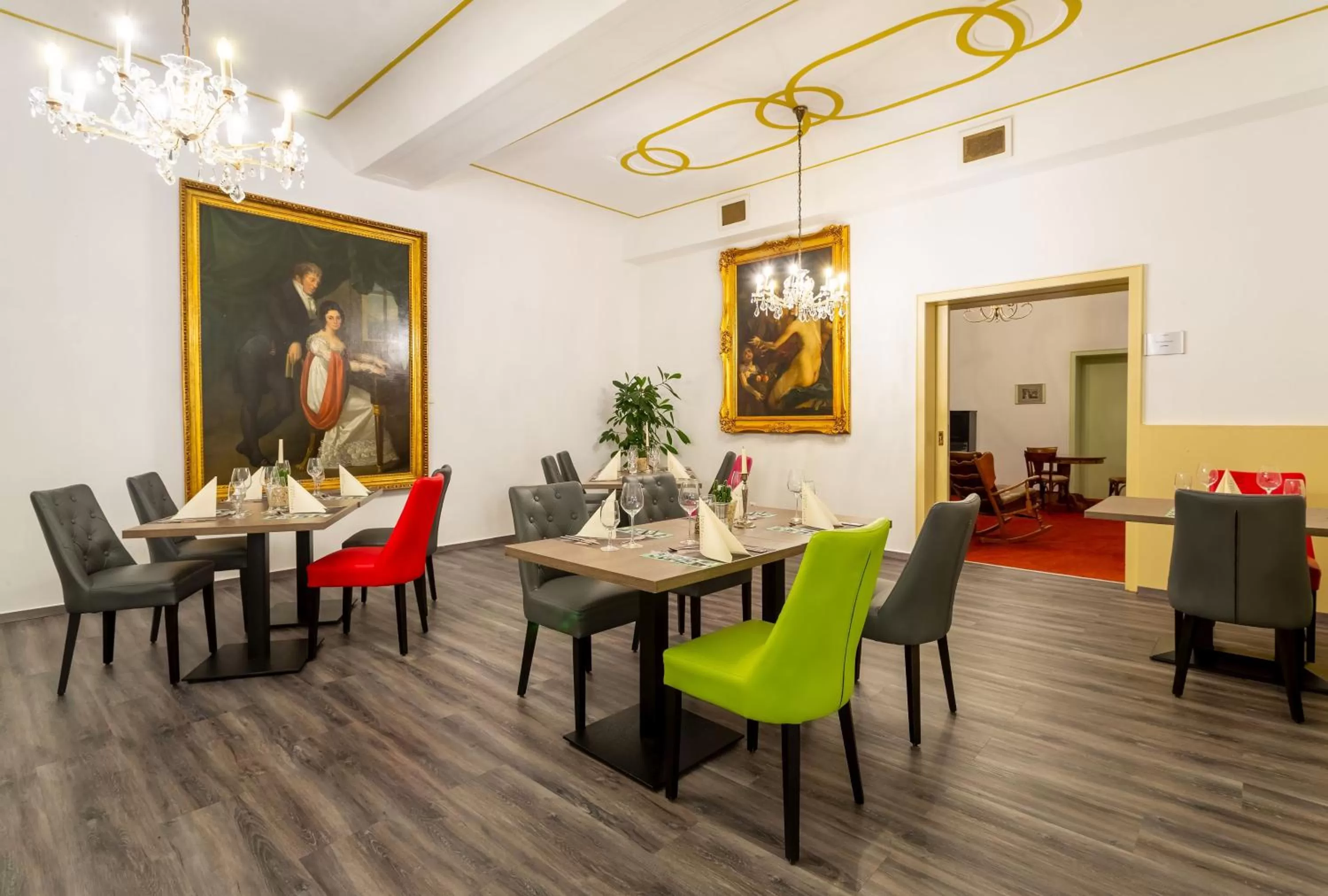 Restaurant/places to eat in Hotel Badehof