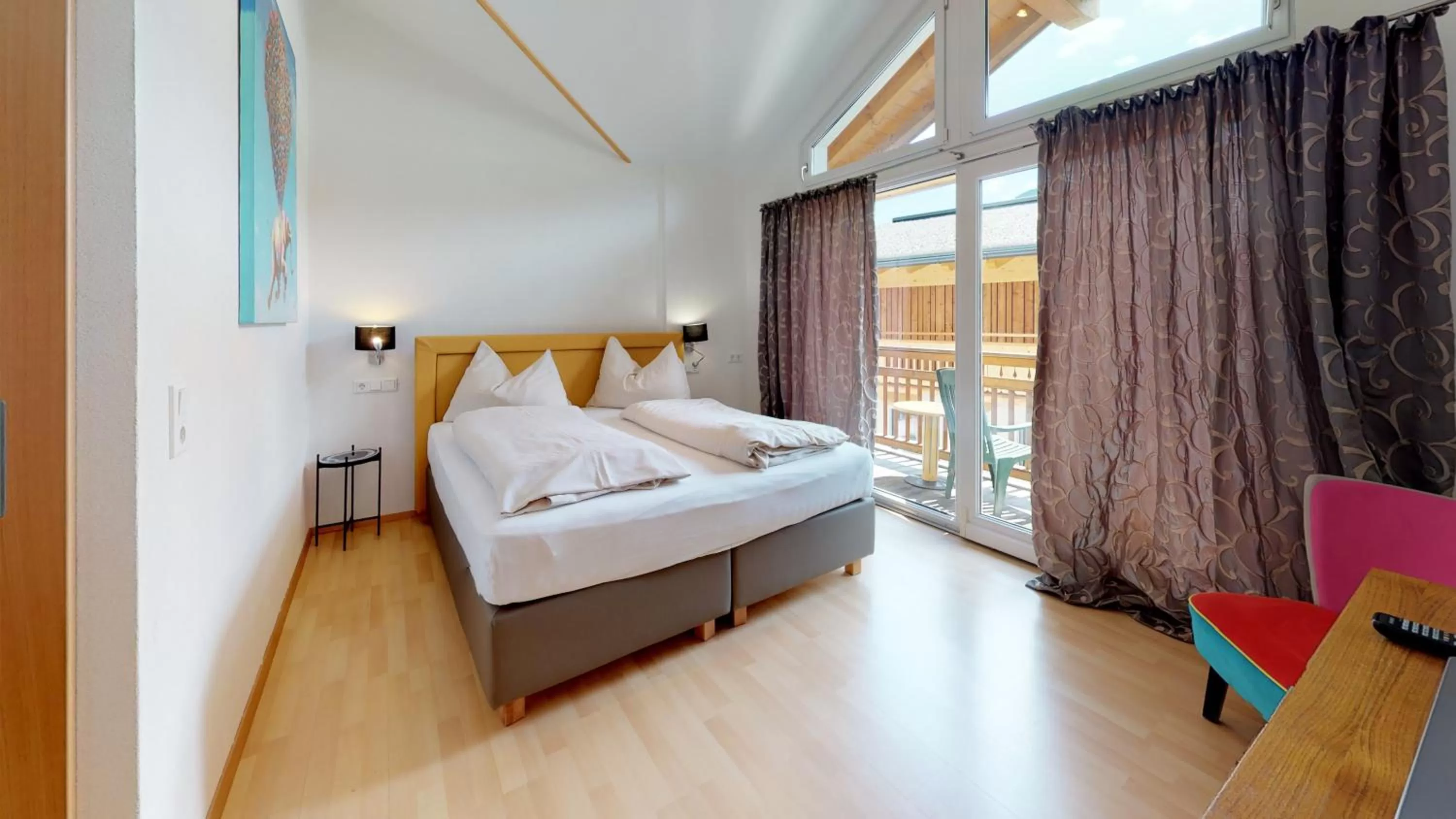 Photo of the whole room in Home suite home