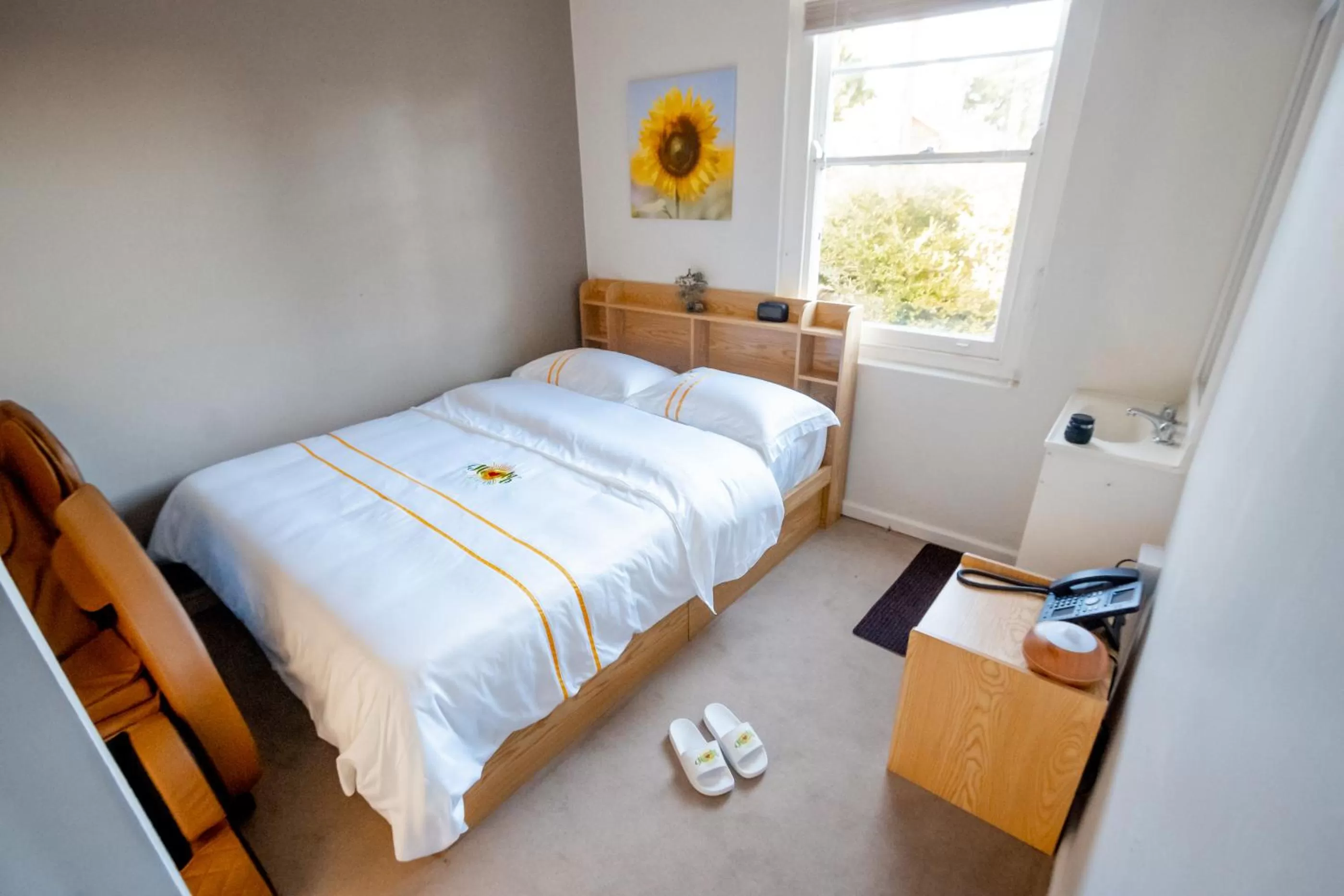 Bed in Hearty Center Motel